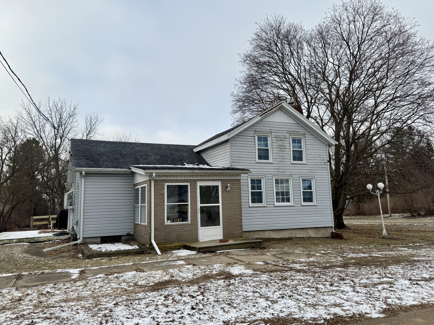 108 W Washington Street, Dover, IL 61323