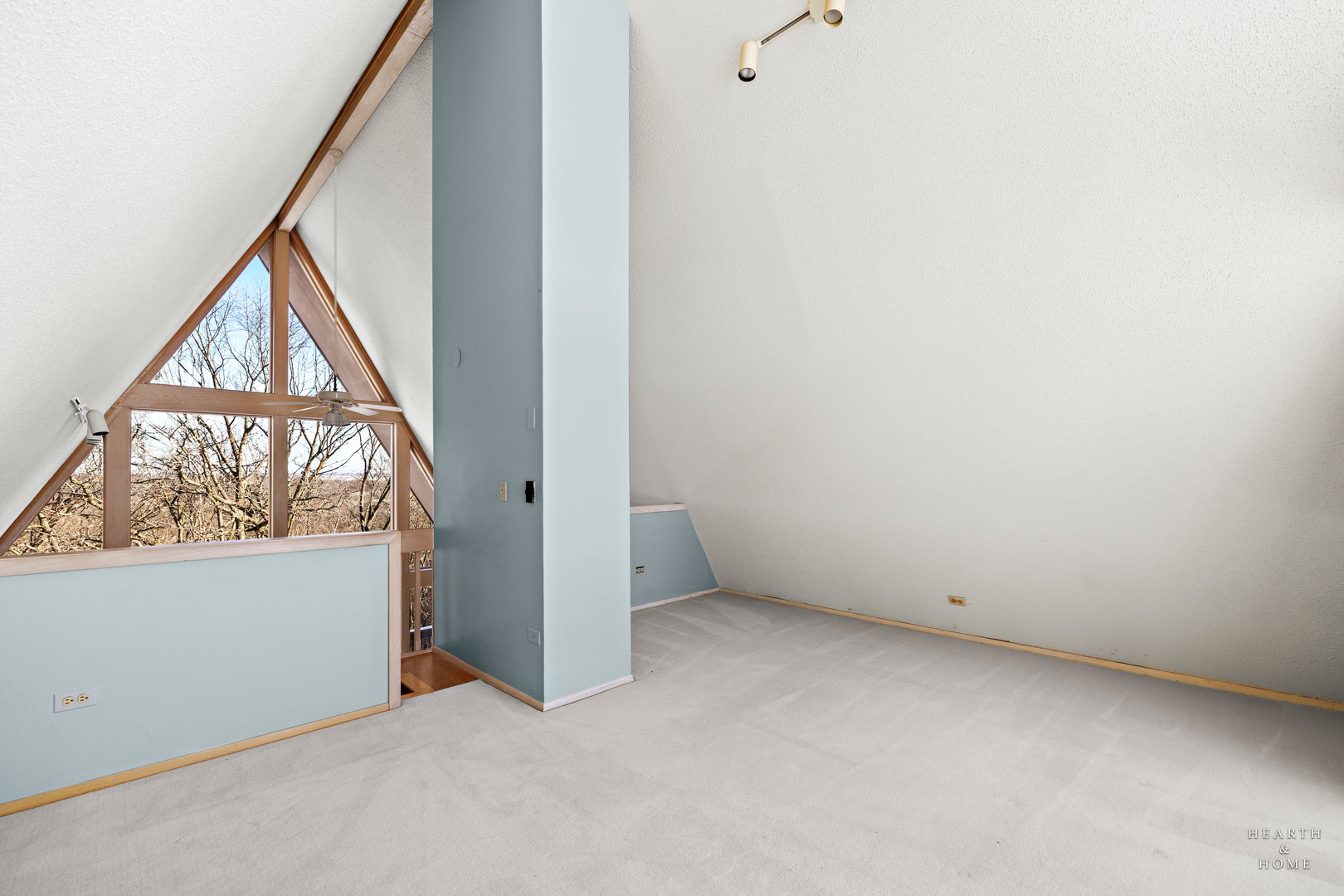 7814 N Pillow Hill Road, Spring Grove, IL 60081