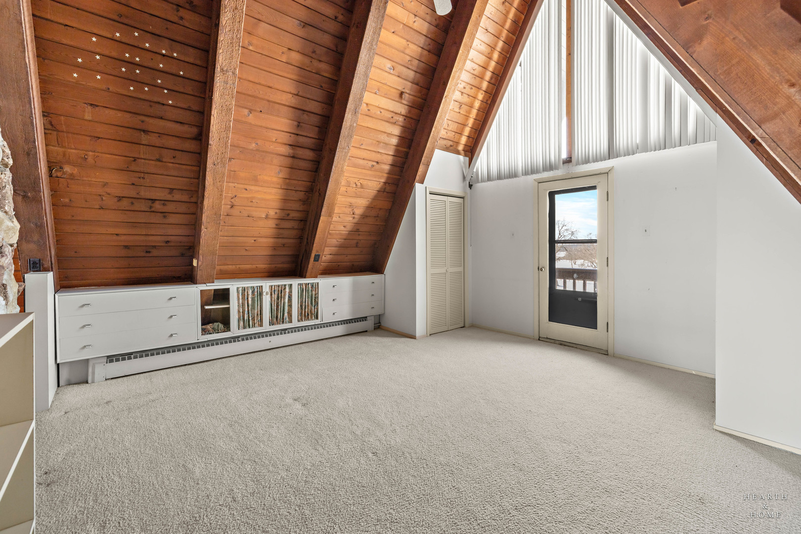 7814 N Pillow Hill Road, Spring Grove, IL 60081