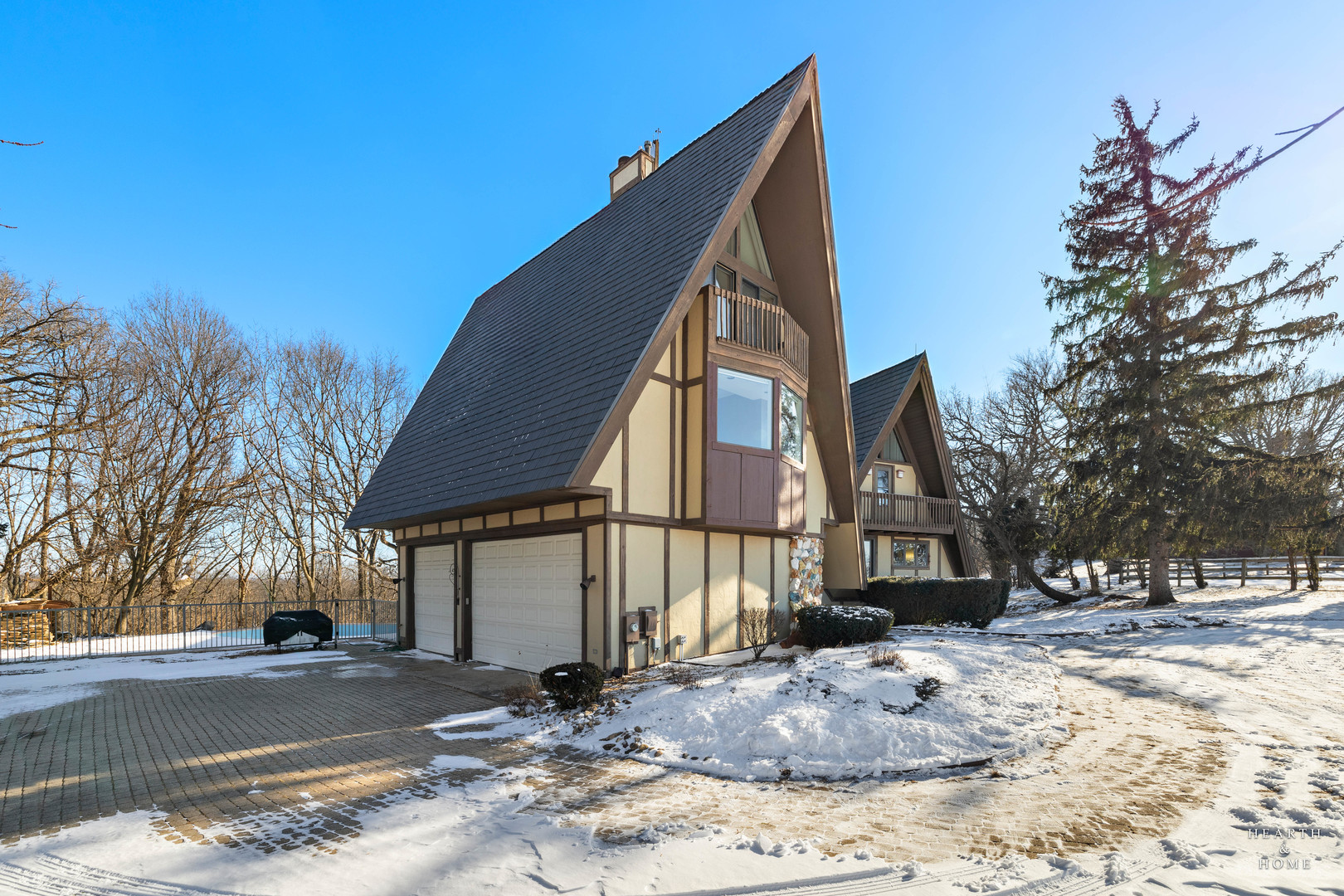 7814 N Pillow Hill Road, Spring Grove, IL 60081