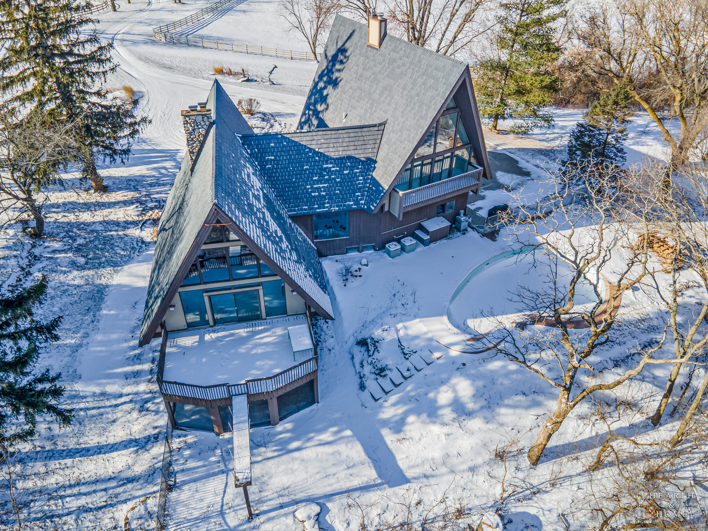 7814 N Pillow Hill Road, Spring Grove, IL 60081