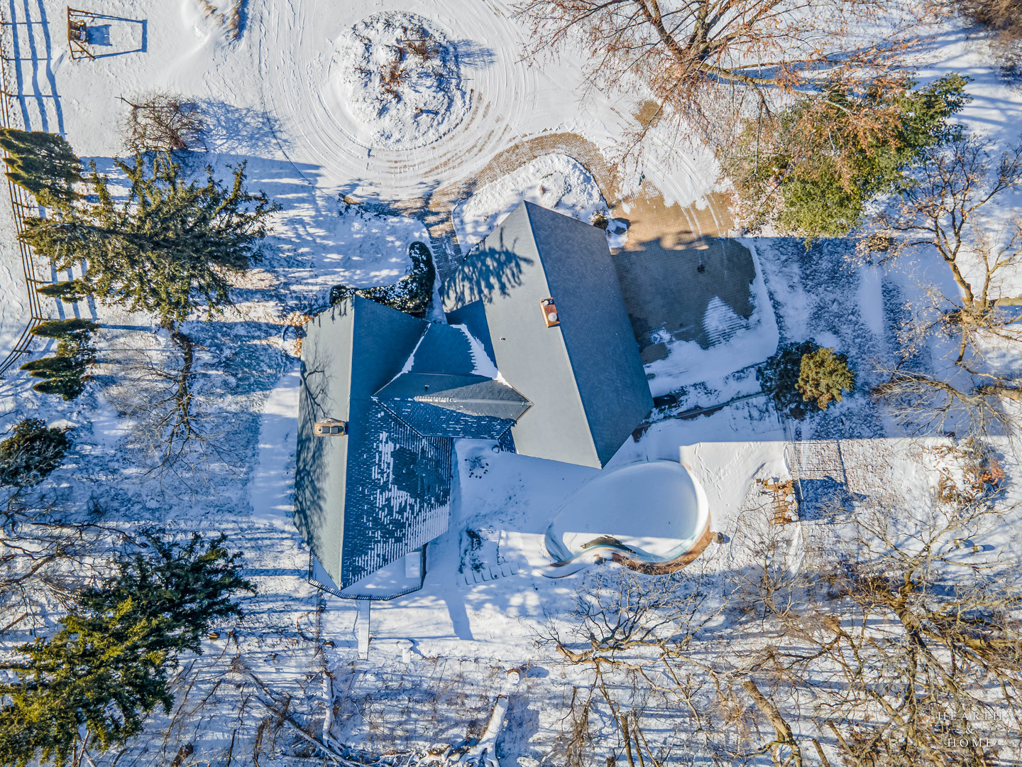 7814 N Pillow Hill Road, Spring Grove, IL 60081