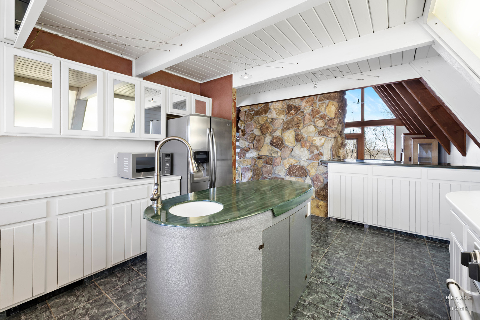 7814 N Pillow Hill Road, Spring Grove, IL 60081