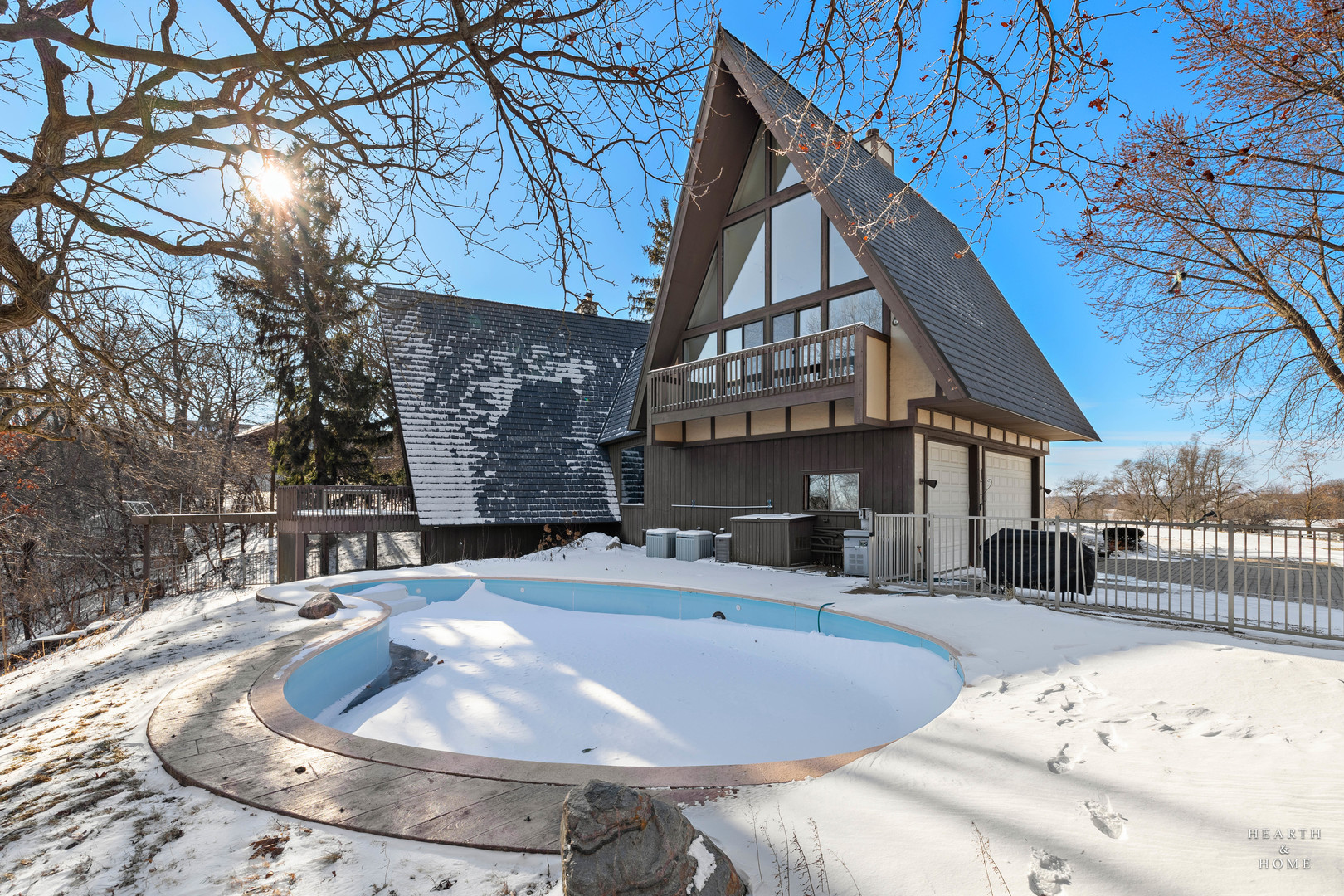 7814 N Pillow Hill Road, Spring Grove, IL 60081