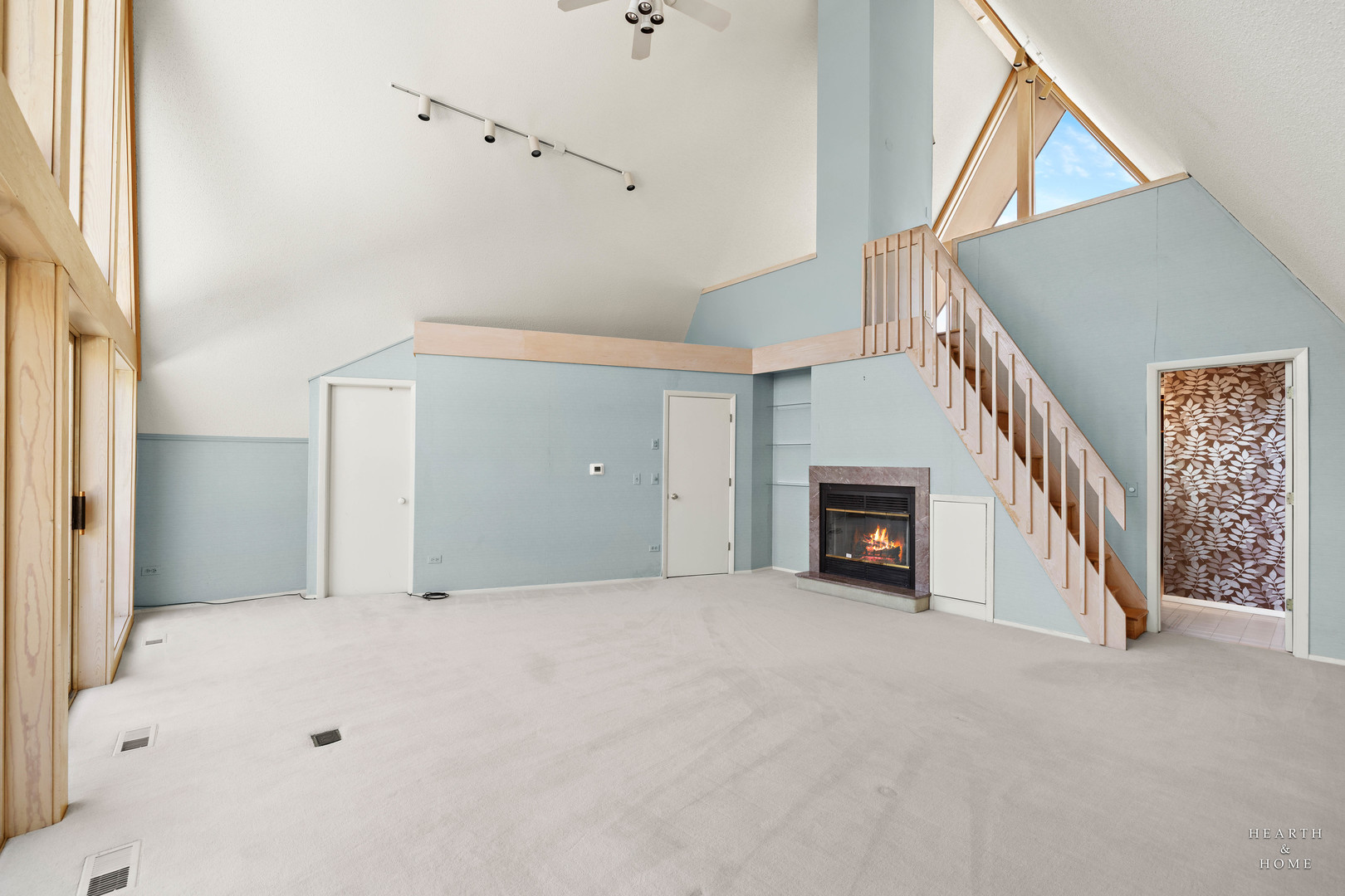 7814 N Pillow Hill Road, Spring Grove, IL 60081