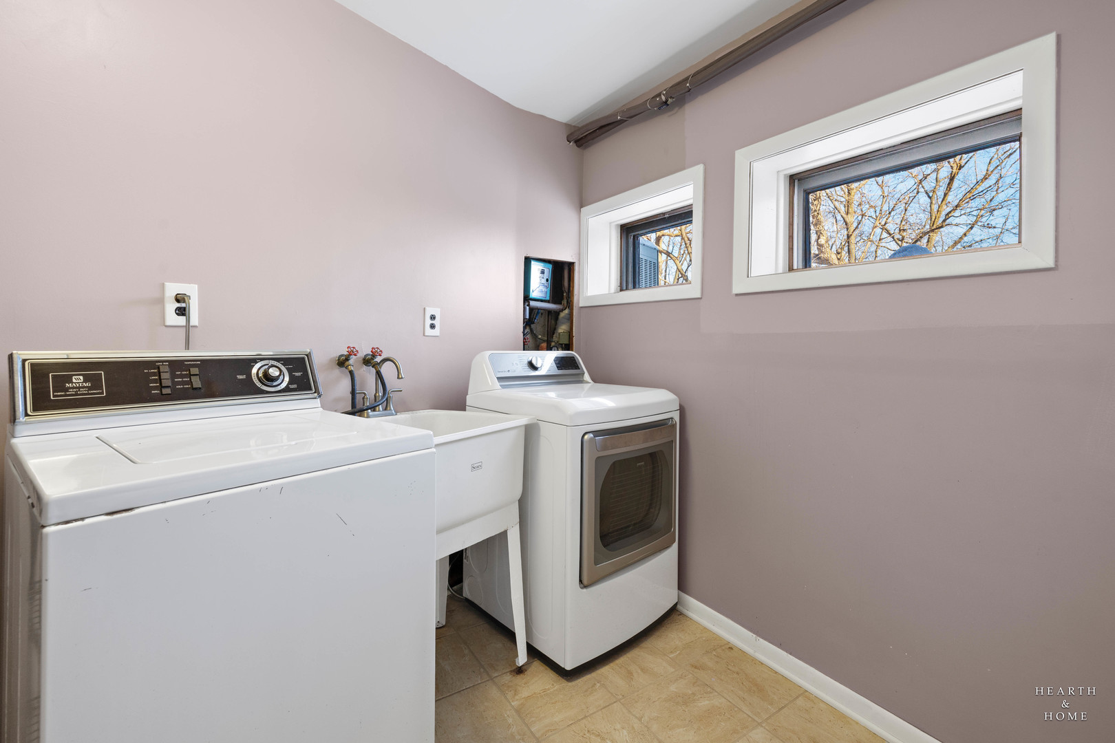 7814 N Pillow Hill Road, Spring Grove, IL 60081