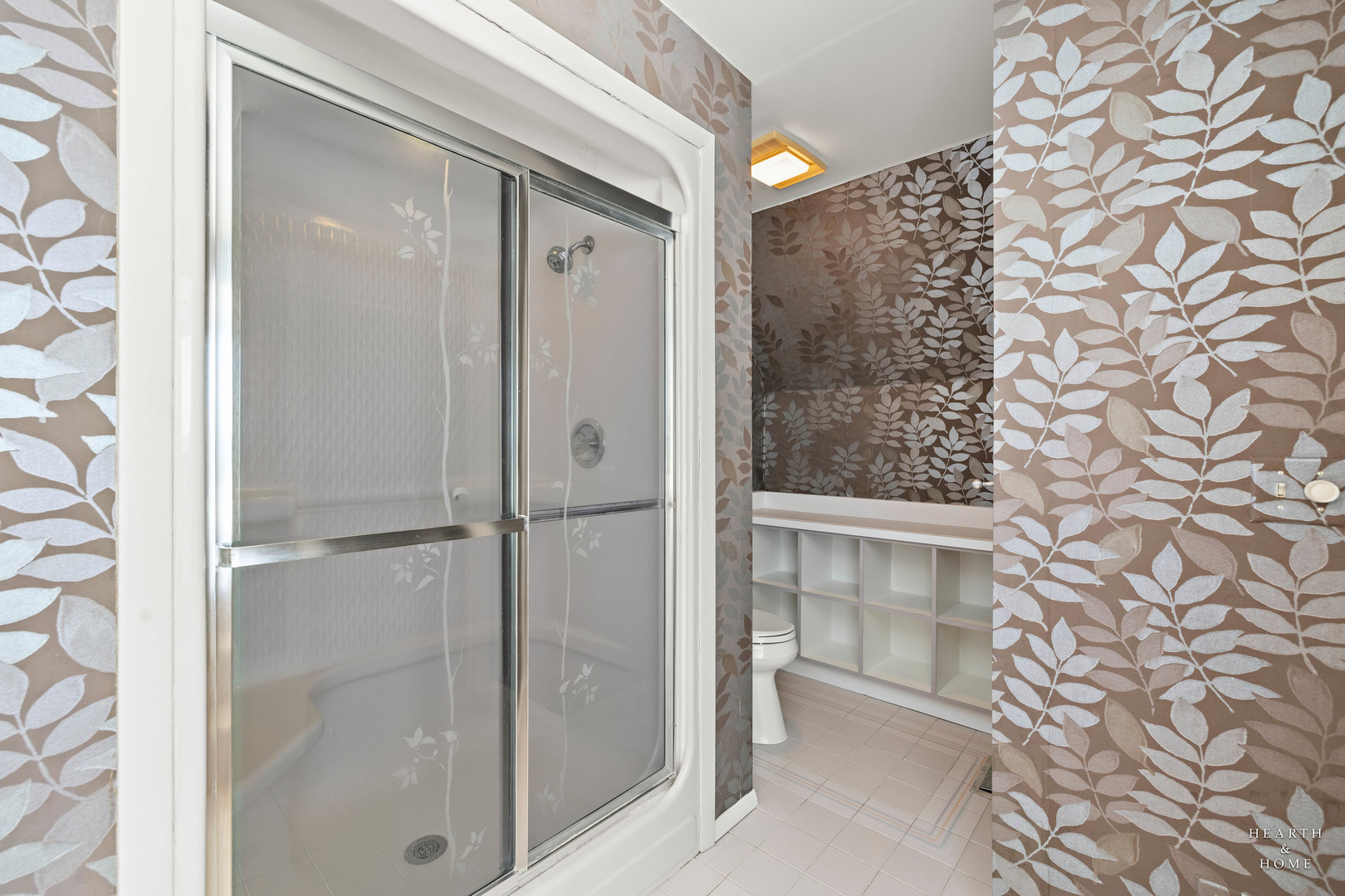 7814 N Pillow Hill Road, Spring Grove, IL 60081