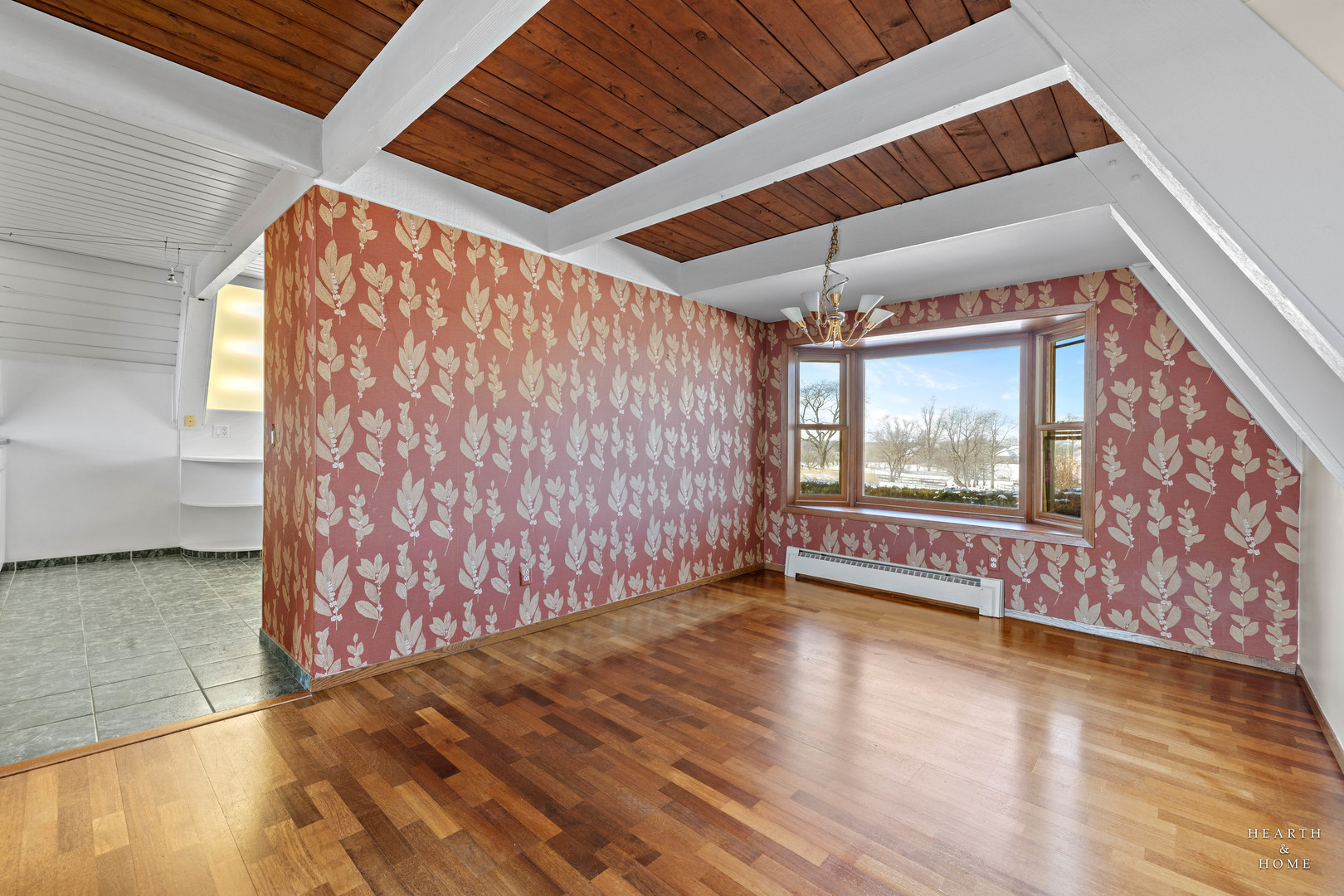 7814 N Pillow Hill Road, Spring Grove, IL 60081