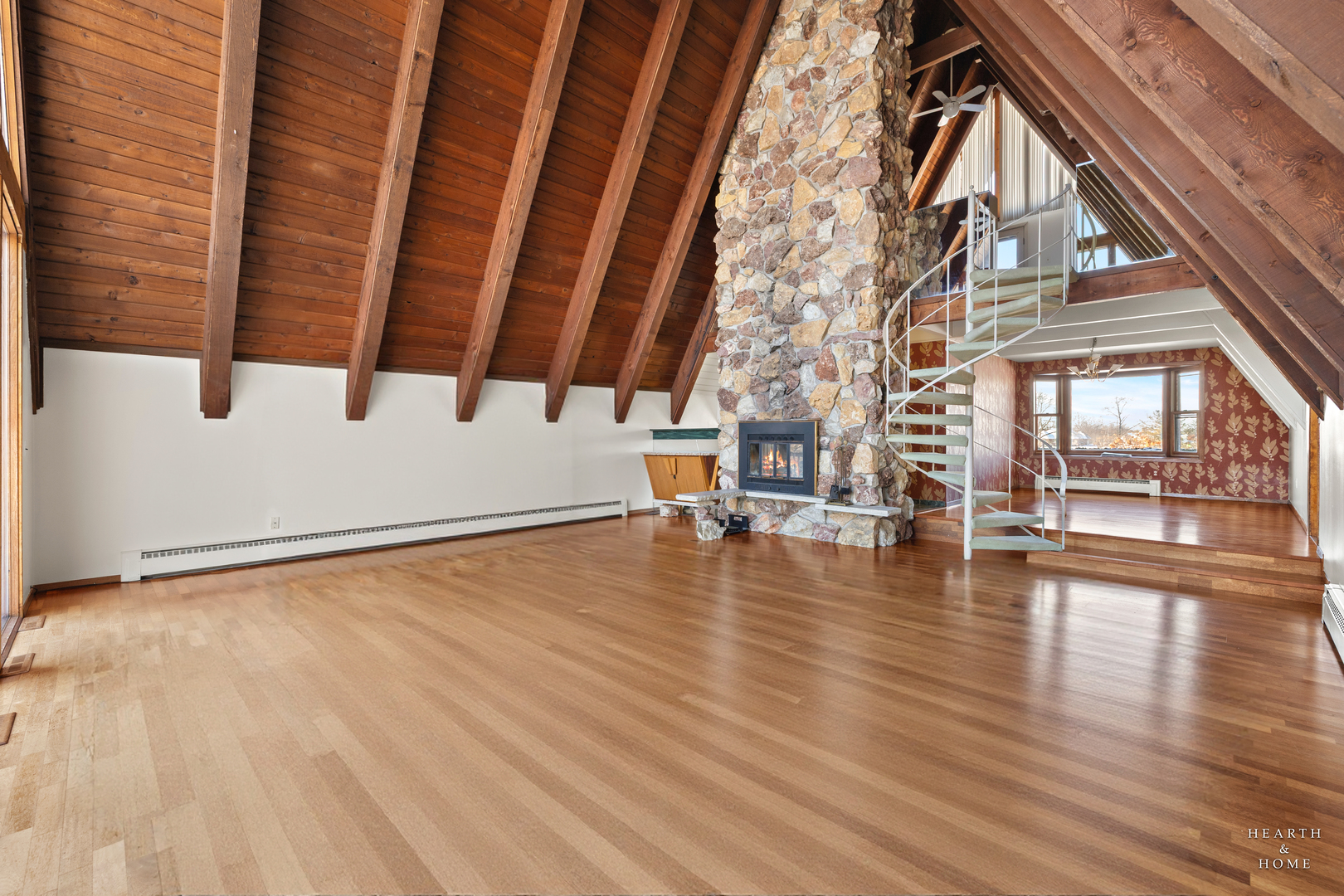 7814 N Pillow Hill Road, Spring Grove, IL 60081