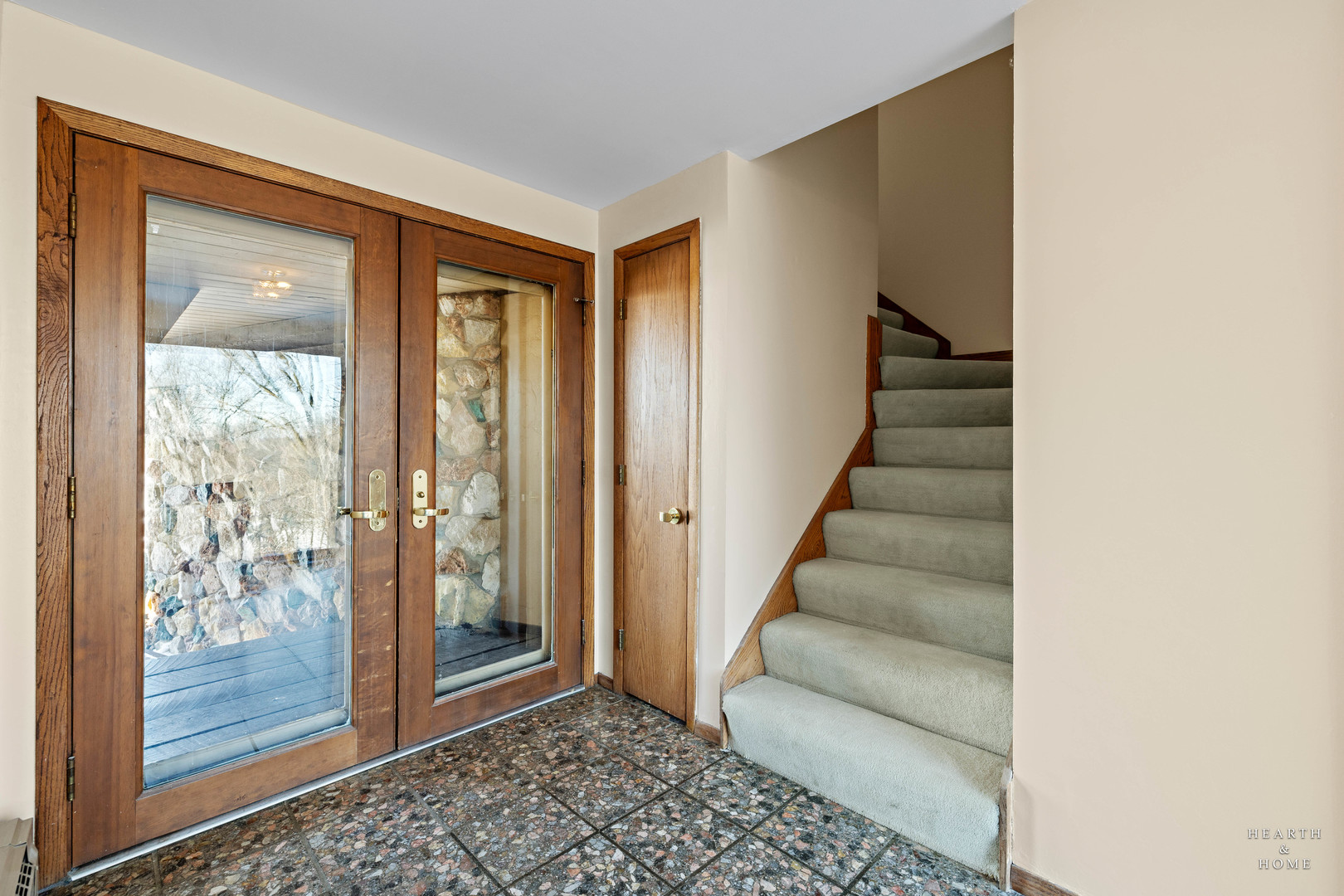 7814 N Pillow Hill Road, Spring Grove, IL 60081