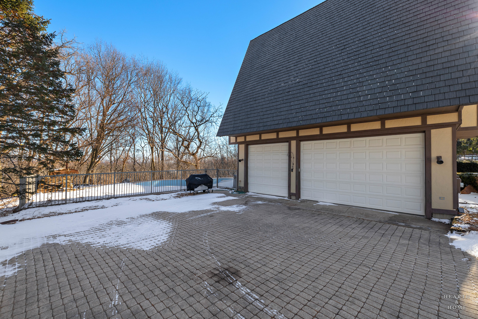 7814 N Pillow Hill Road, Spring Grove, IL 60081