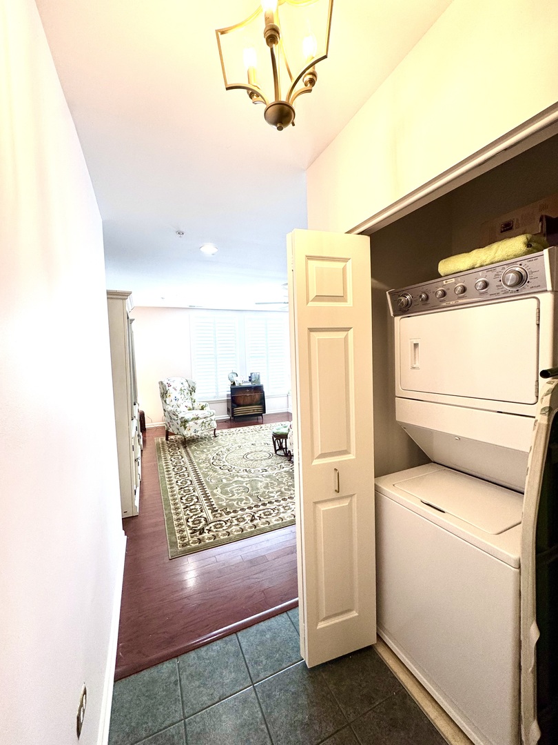 7753 Van Buren Street #401, Forest Park, IL 60130