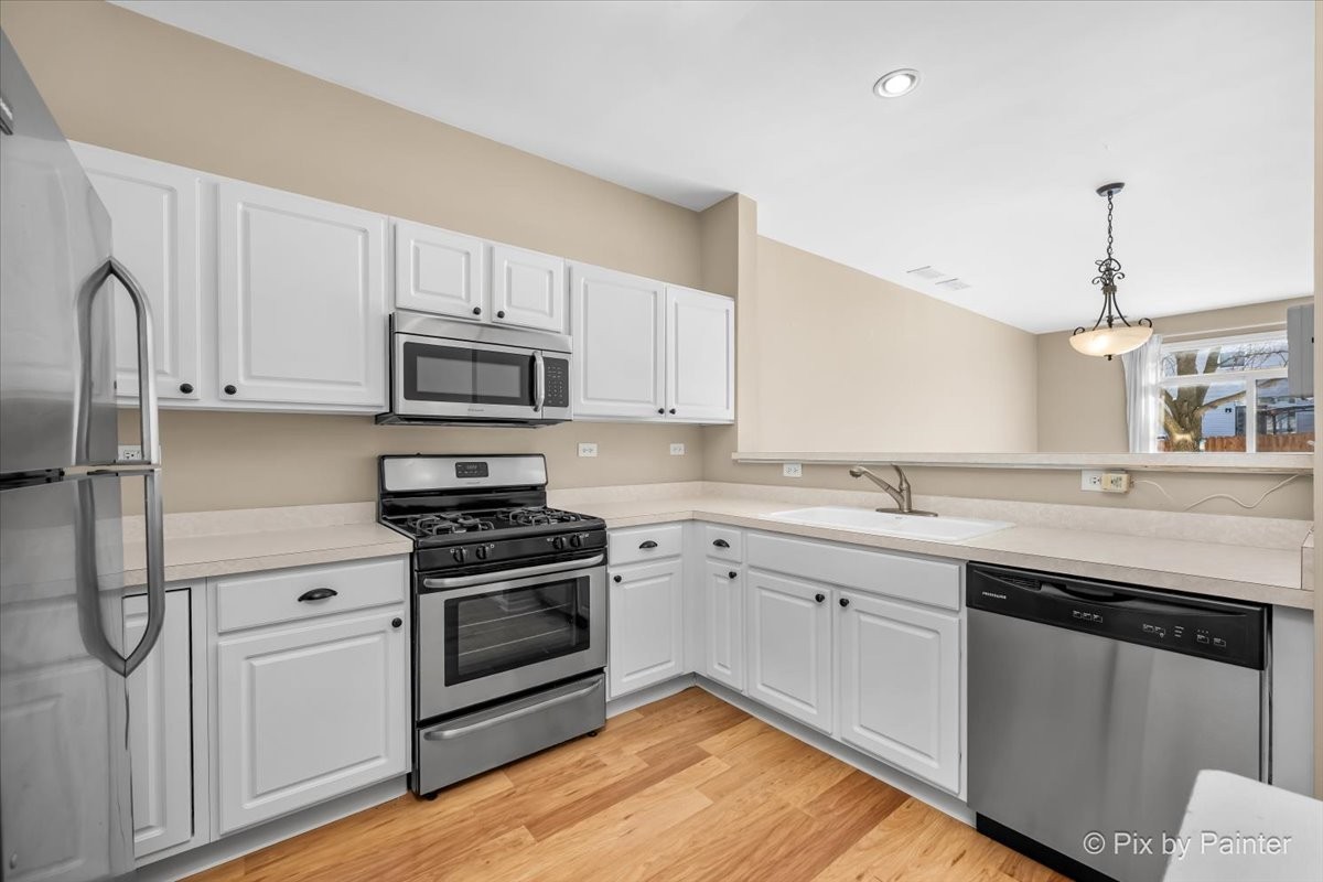 2424 Oneida Lane, Naperville, IL 60563