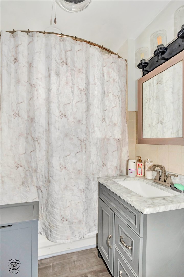 4107 S Archer Avenue, Chicago, IL 60632