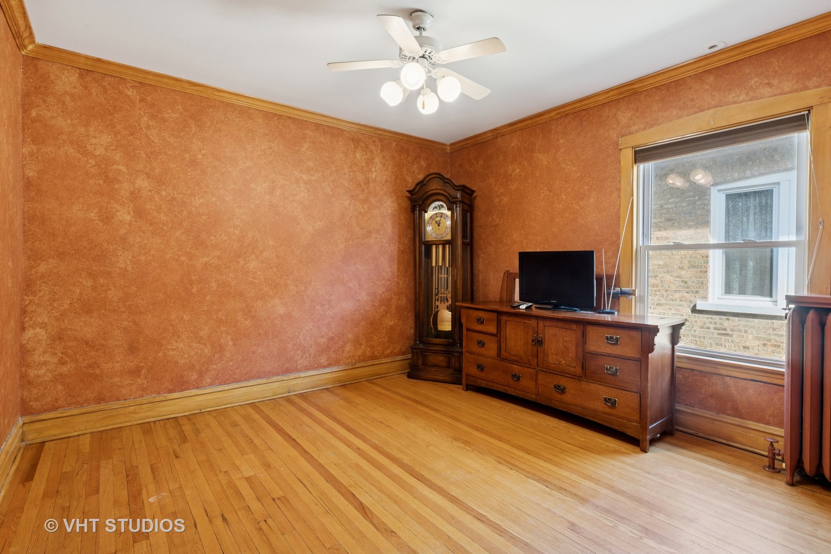 4025 N Menard Avenue, Chicago, IL 60634