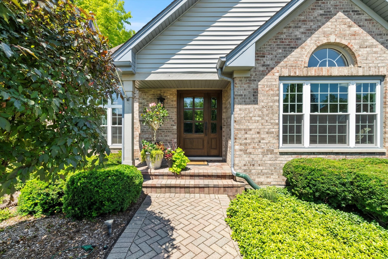 1940 Morningview Drive, Hoffman Estates, IL 60192