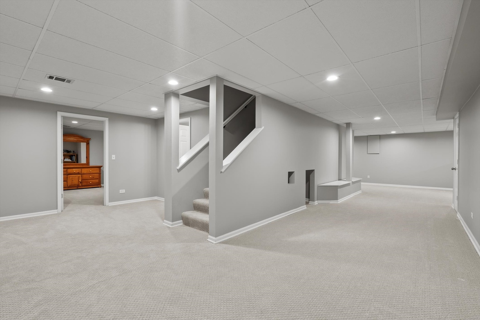 1940 Morningview Drive, Hoffman Estates, IL 60192