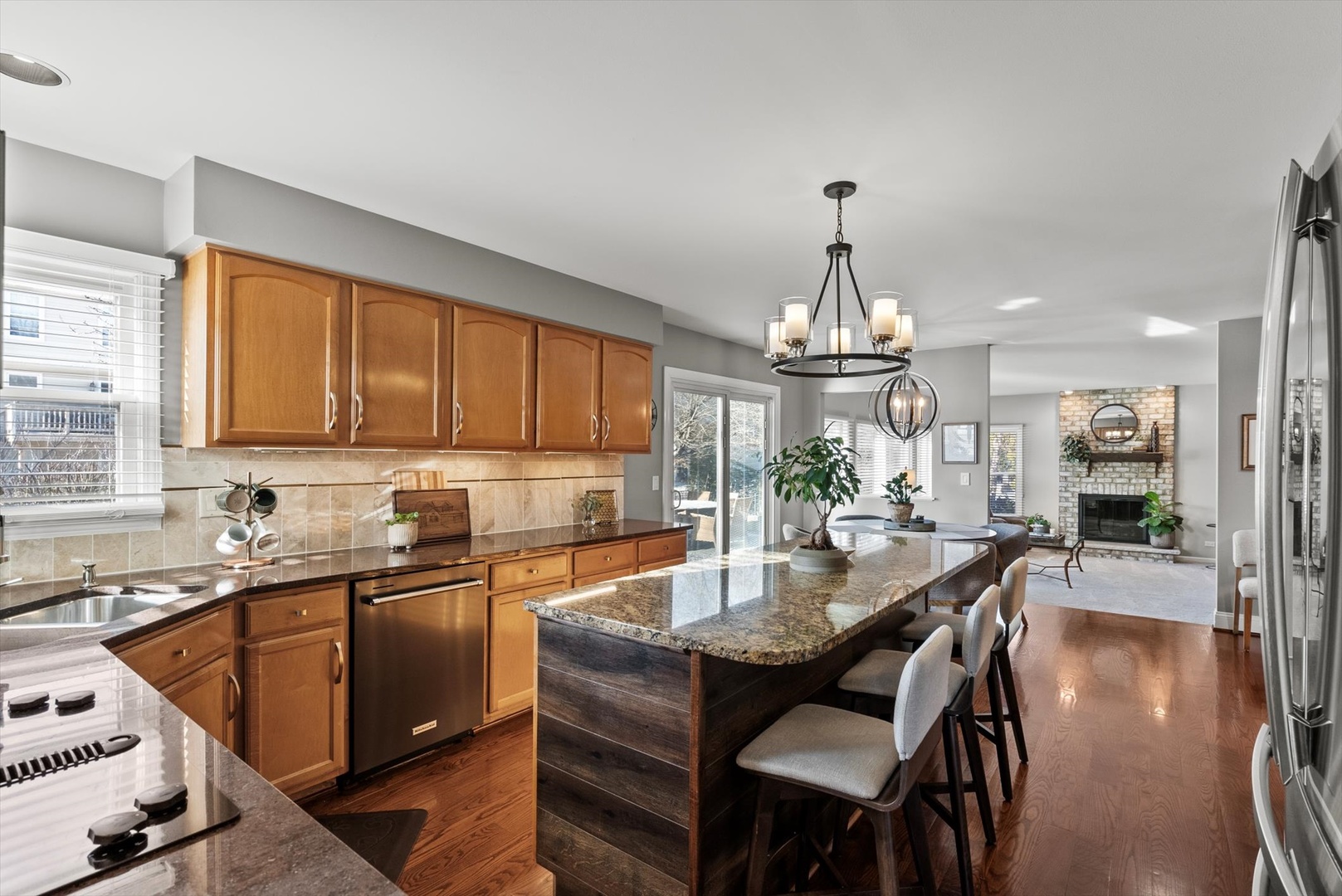 1940 Morningview Drive, Hoffman Estates, IL 60192