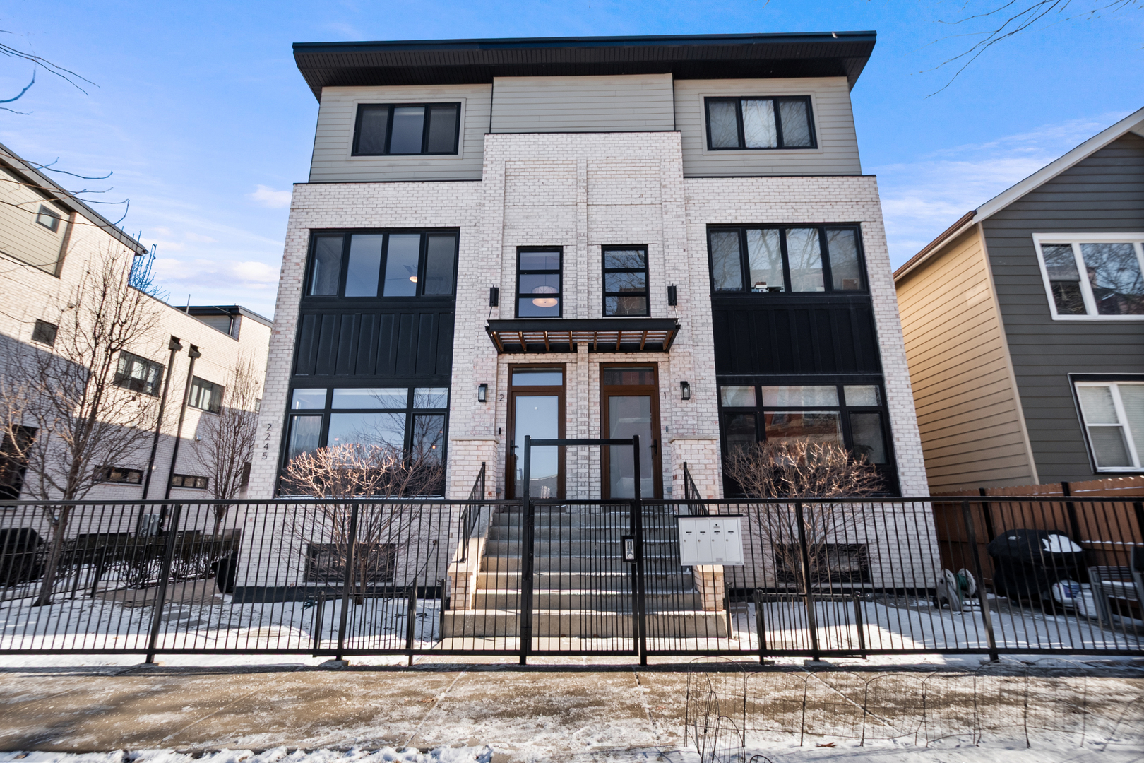 2245 N rockwell Street, Chicago, IL 60647