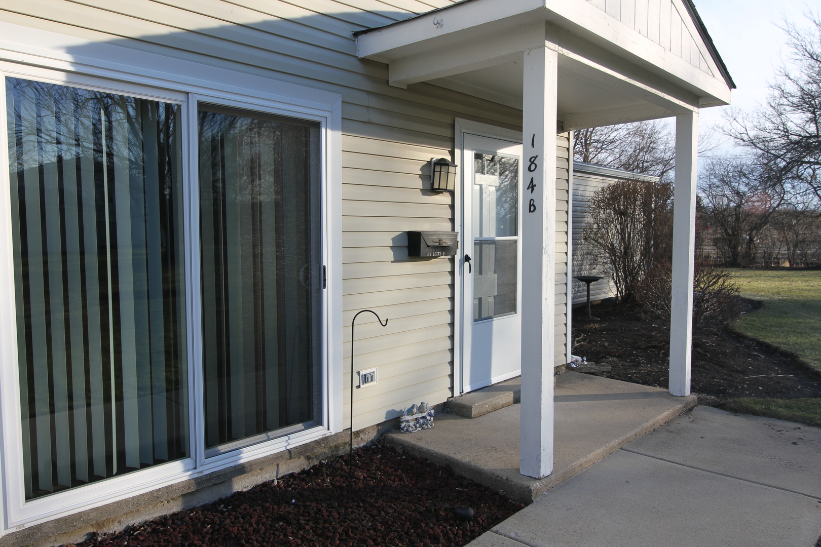 184 Betty Court #B, Bartlett, IL 60103