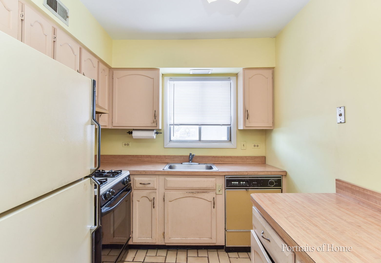 55 W 64th Street #204, Westmont, IL 60559