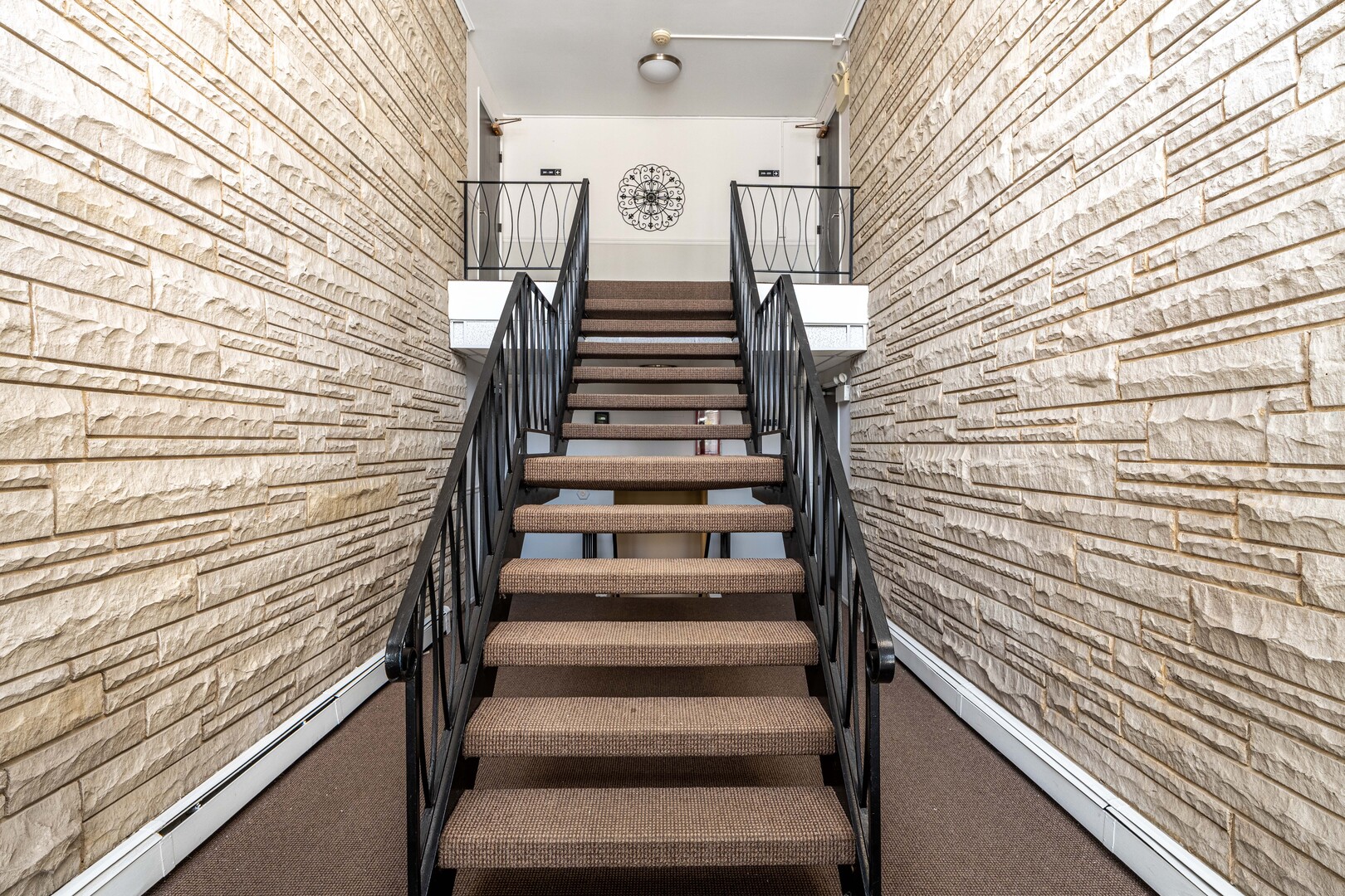 120 Collen Drive #221A, Lombard, IL 60148