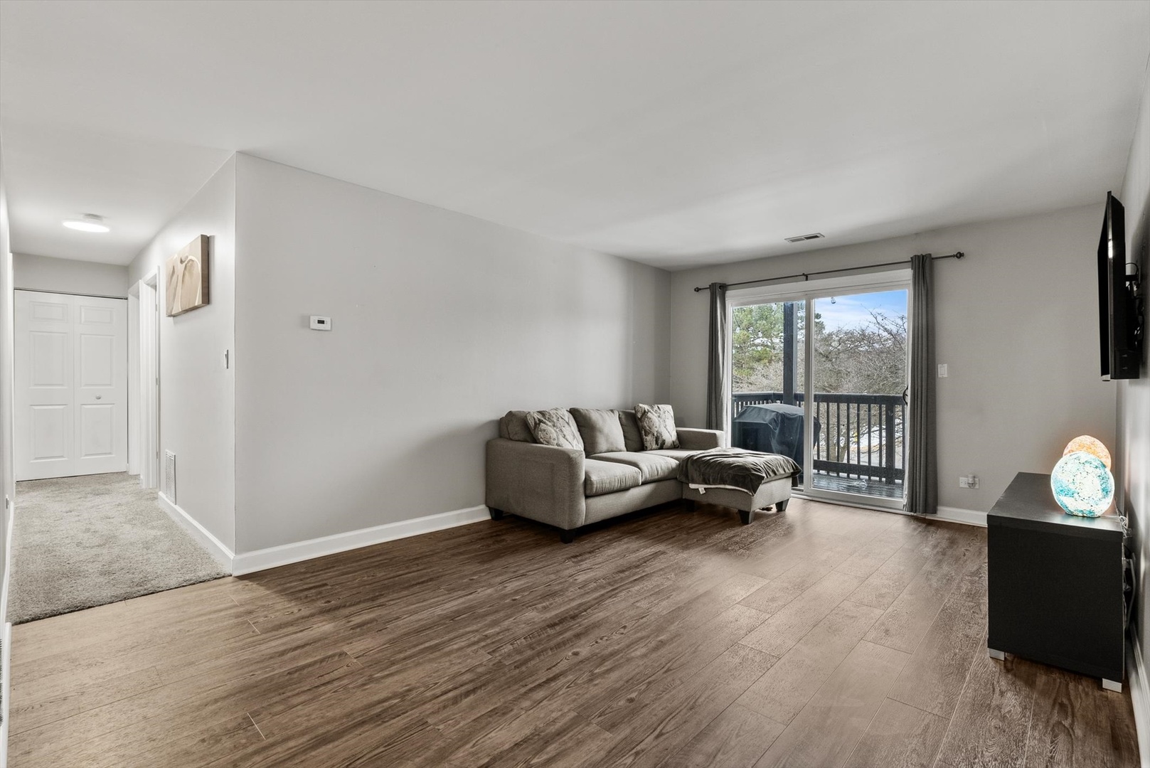 1426 Stonebridge Circle #K8, Wheaton, IL 60189