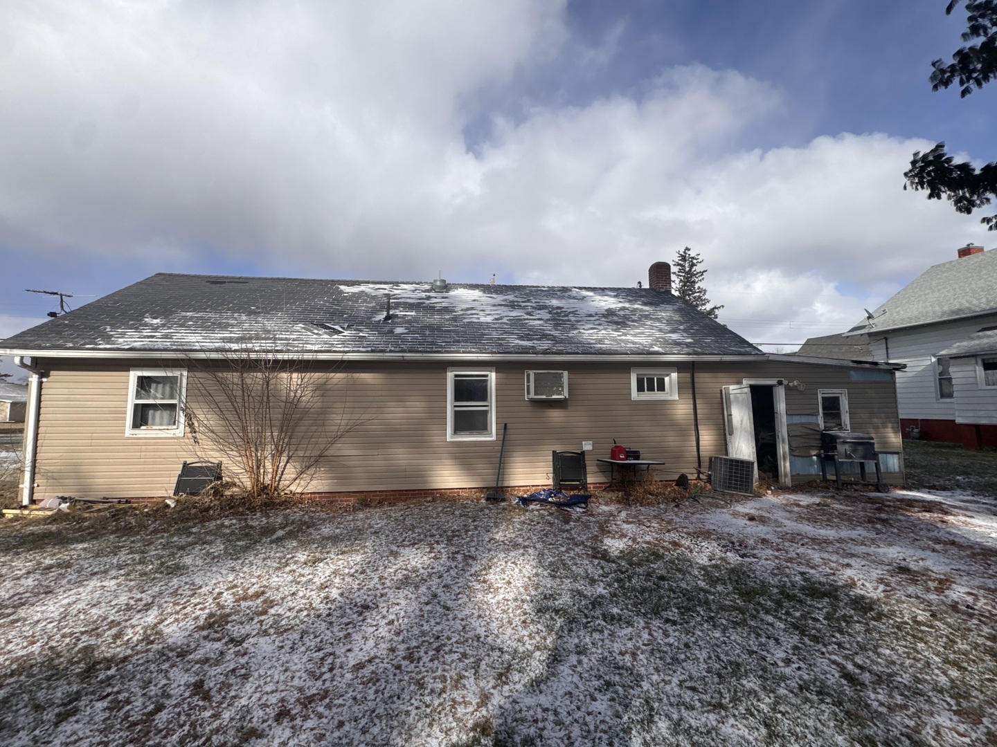 315 W Washington Street, Blandinsvile, IL 61420