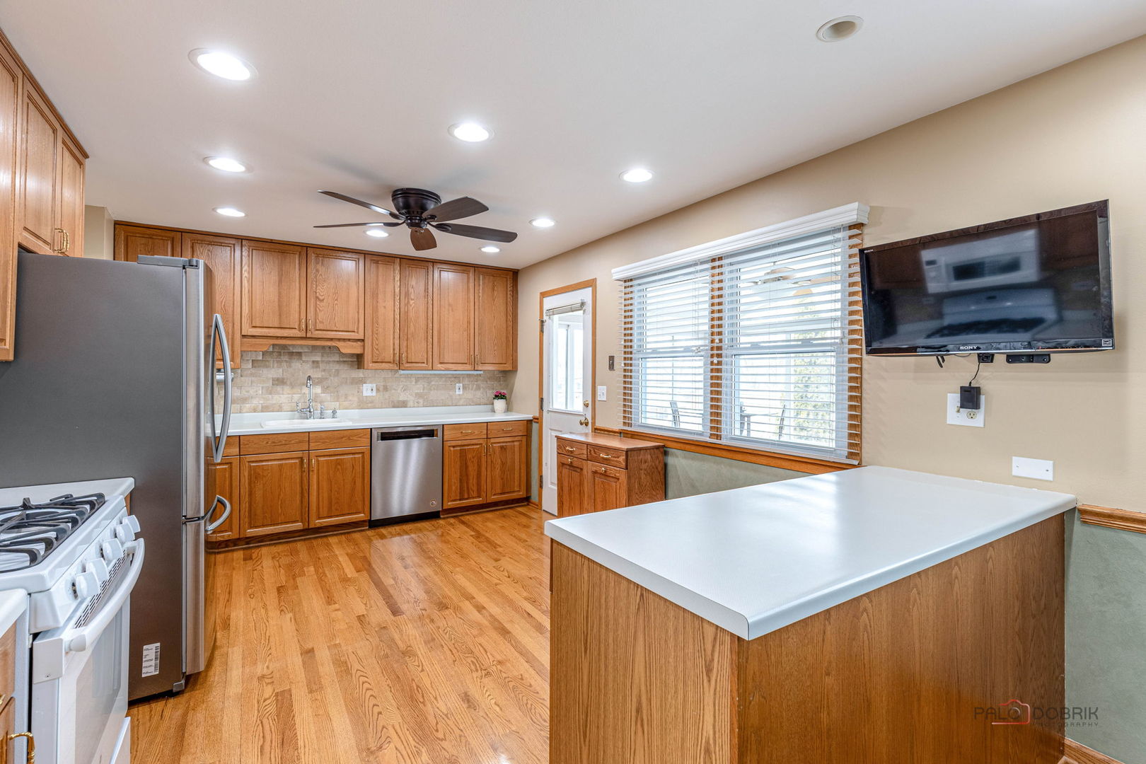 1802 W Pheasant Trail, Mount Prospect, IL 60056