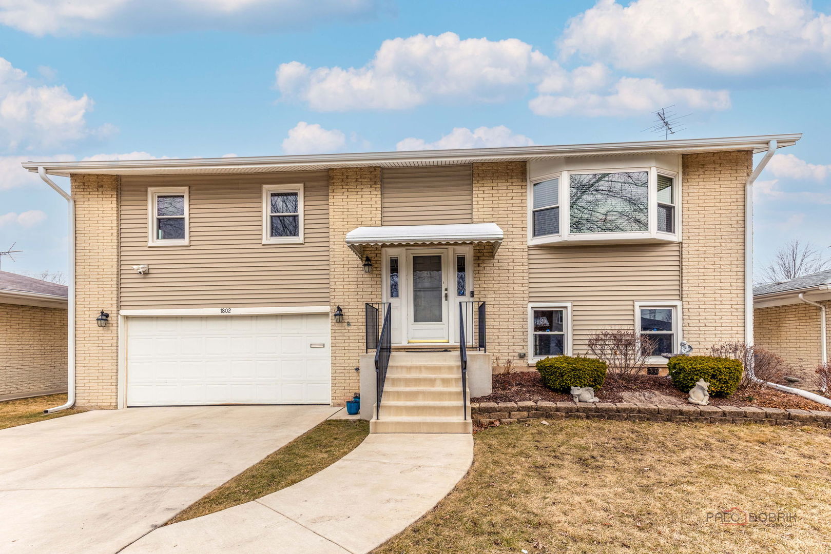 1802 W Pheasant Trail, Mount Prospect, IL 60056
