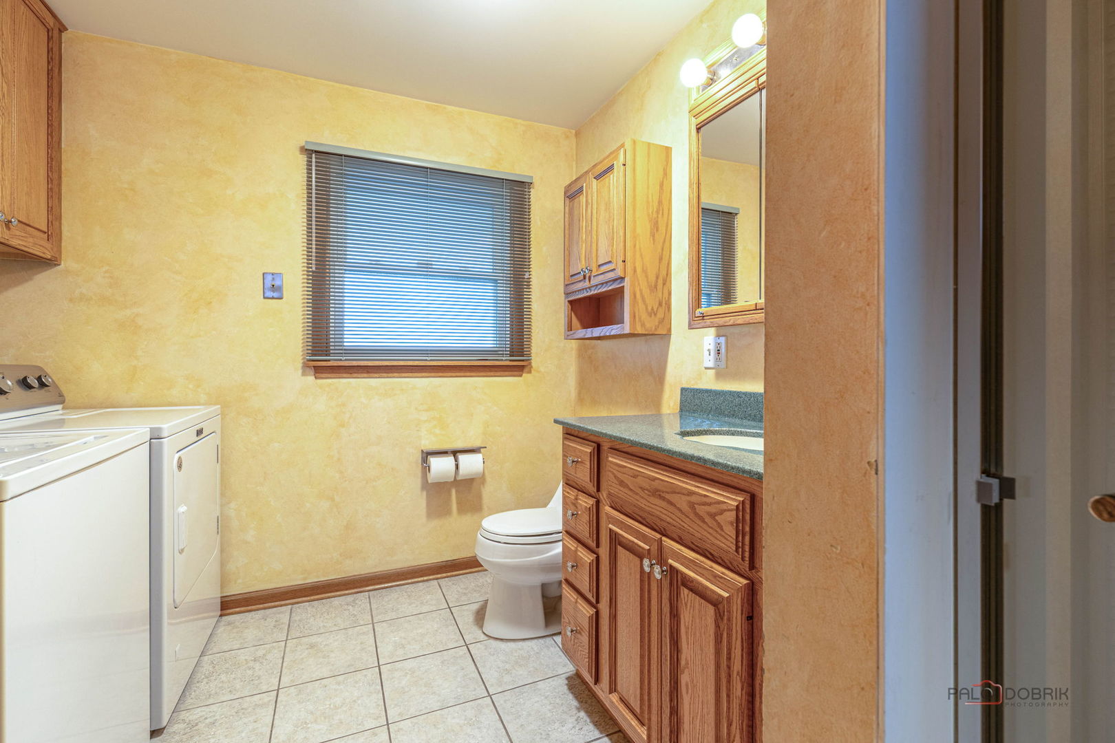 1802 W Pheasant Trail, Mount Prospect, IL 60056