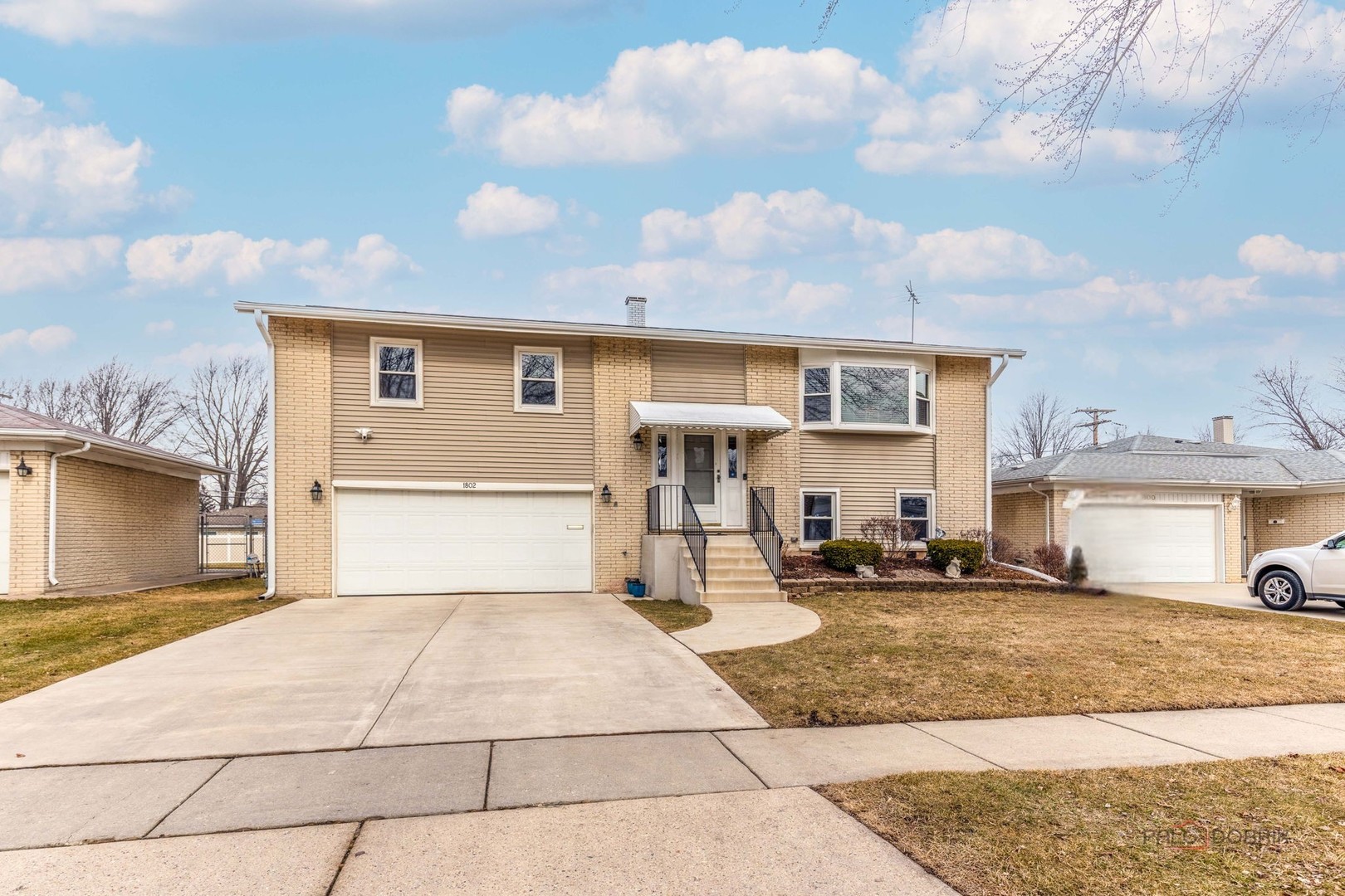 1802 W Pheasant Trail, Mount Prospect, IL 60056