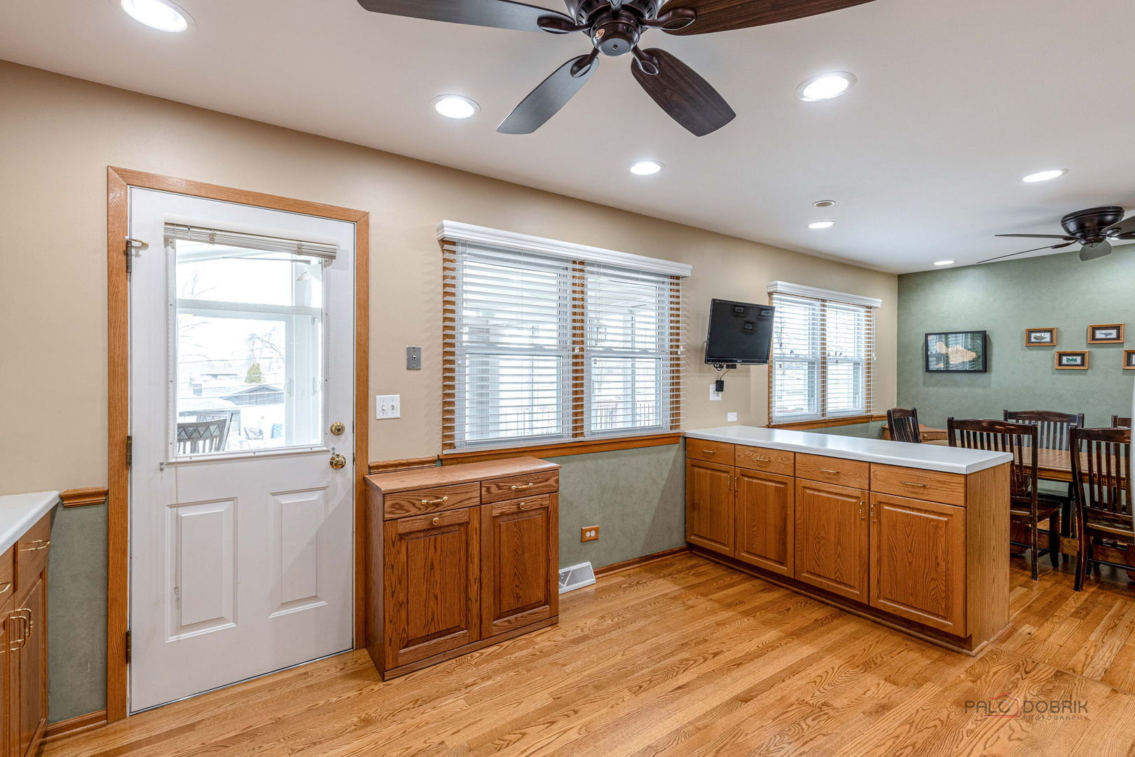 1802 W Pheasant Trail, Mount Prospect, IL 60056