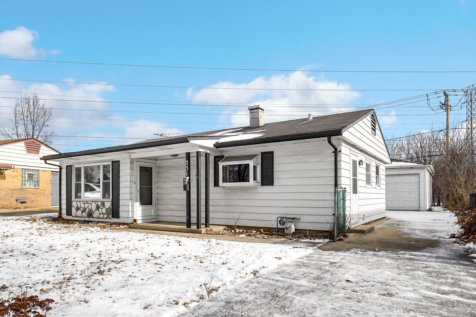 231 E Wayne Place, Wheeling, IL 60090