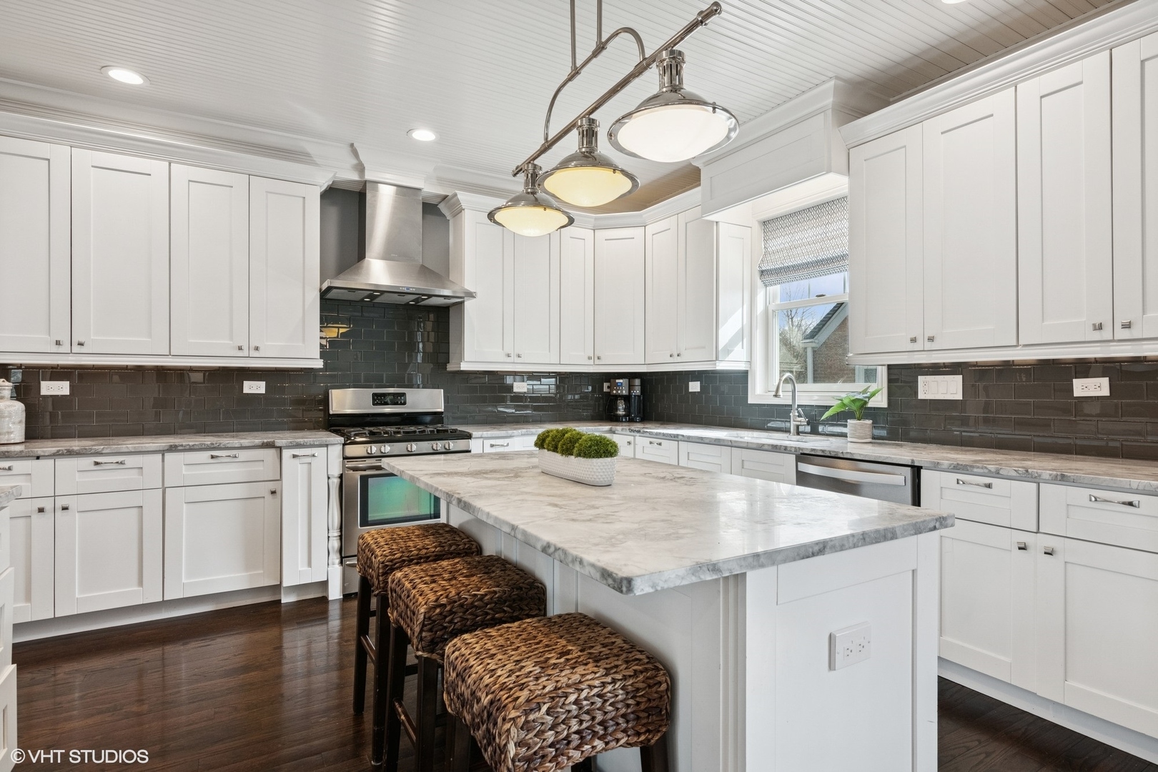 374 N Myrtle Avenue, Elmhurst, IL 60126