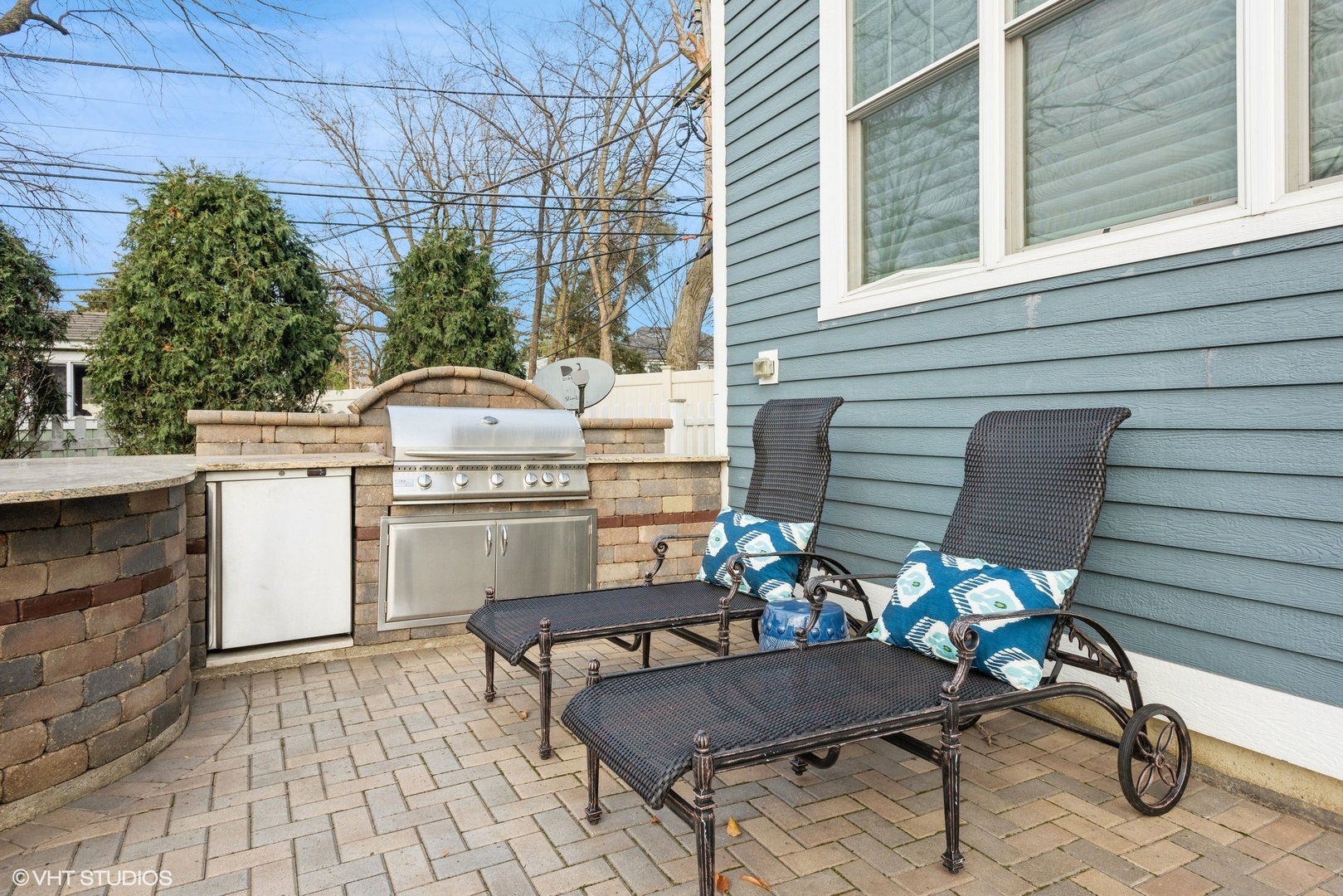 374 N Myrtle Avenue, Elmhurst, IL 60126