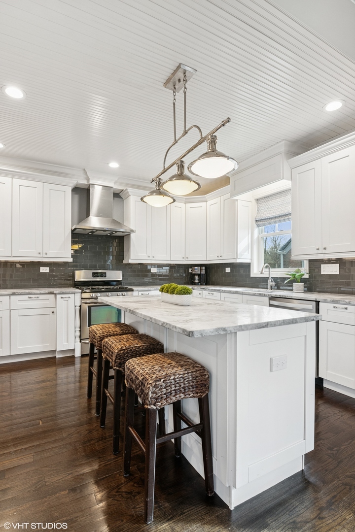 374 N Myrtle Avenue, Elmhurst, IL 60126