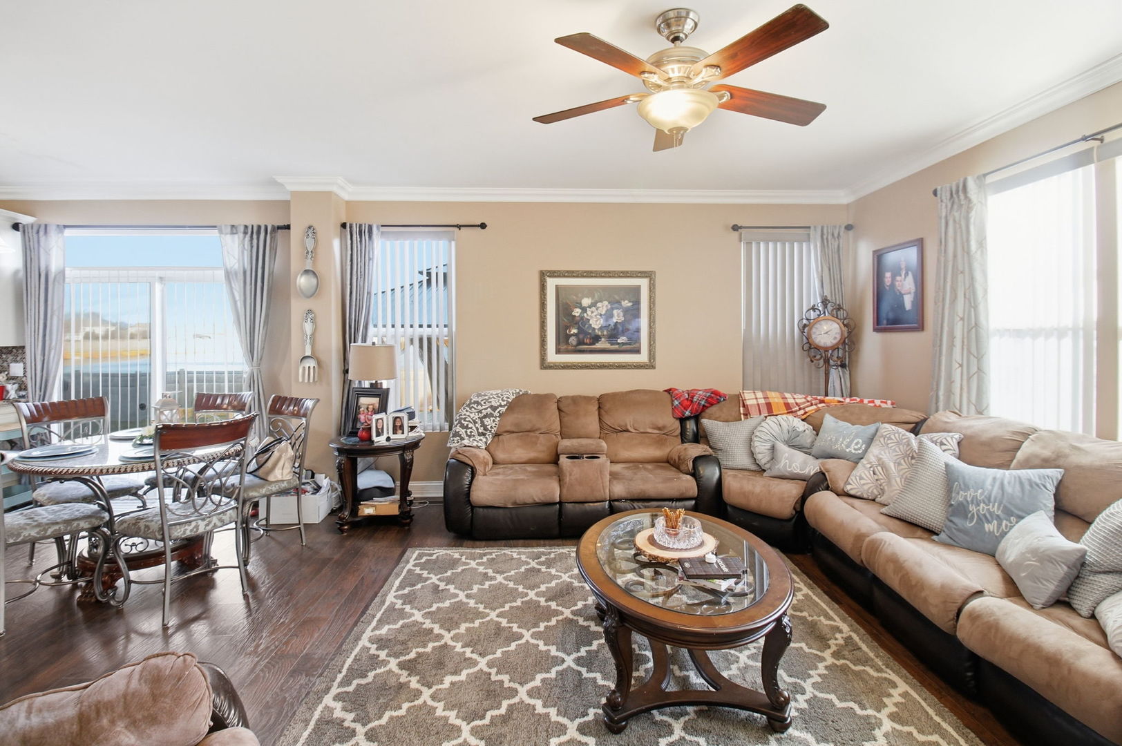 818 Vertin Boulevard, Shorewood, IL 60404