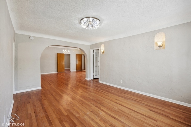 8225 W 30th Street, North Riverside, IL 60546