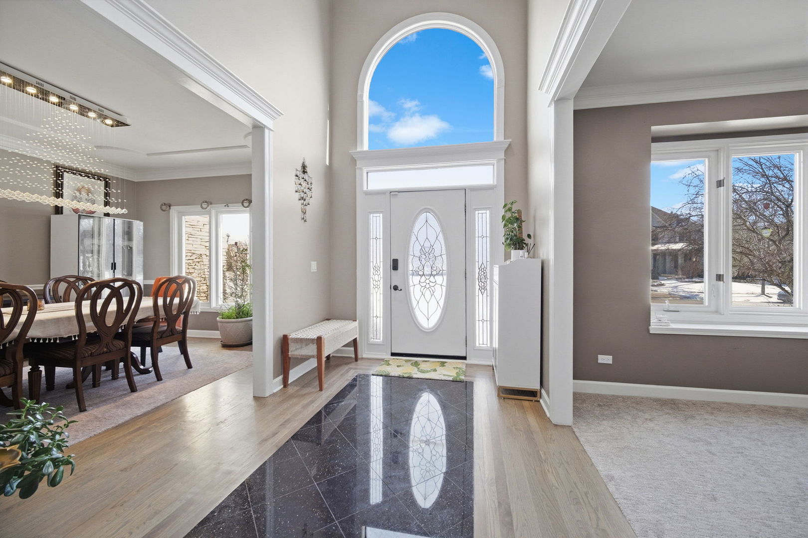 2700 Harlstone Drive, Aurora, IL 60502