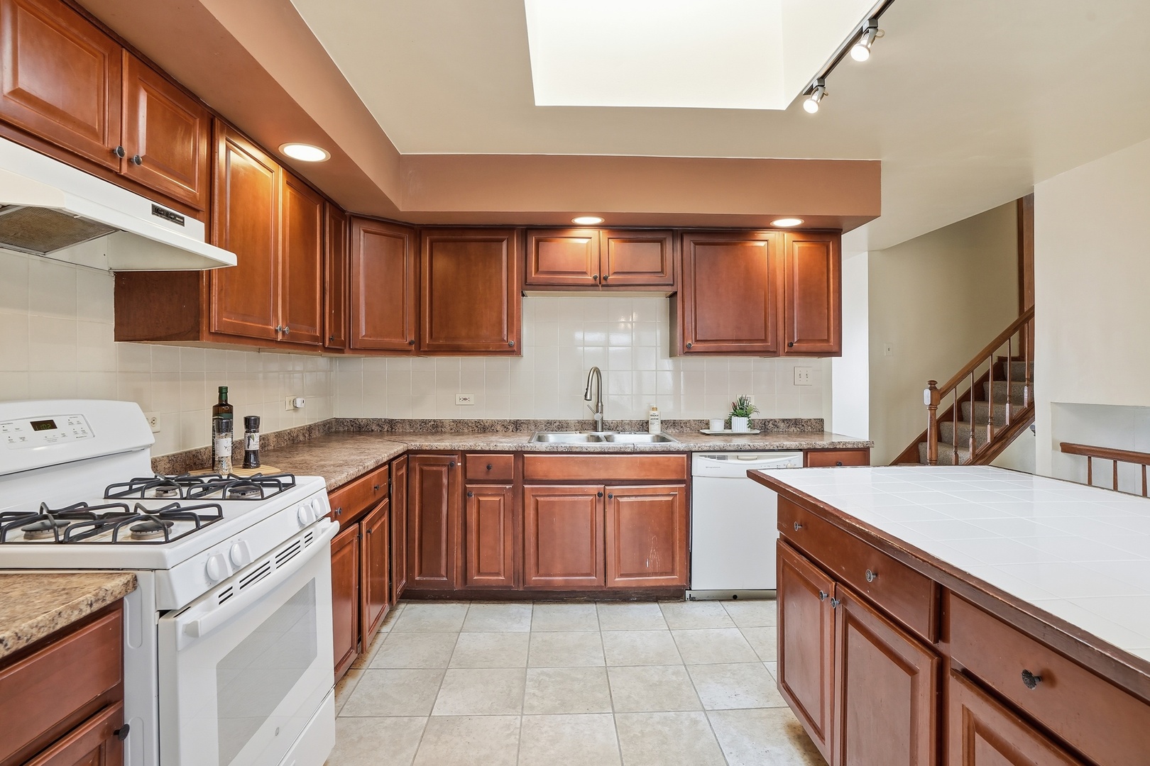 15641 Cottage Grove Avenue, Dolton, IL 60419