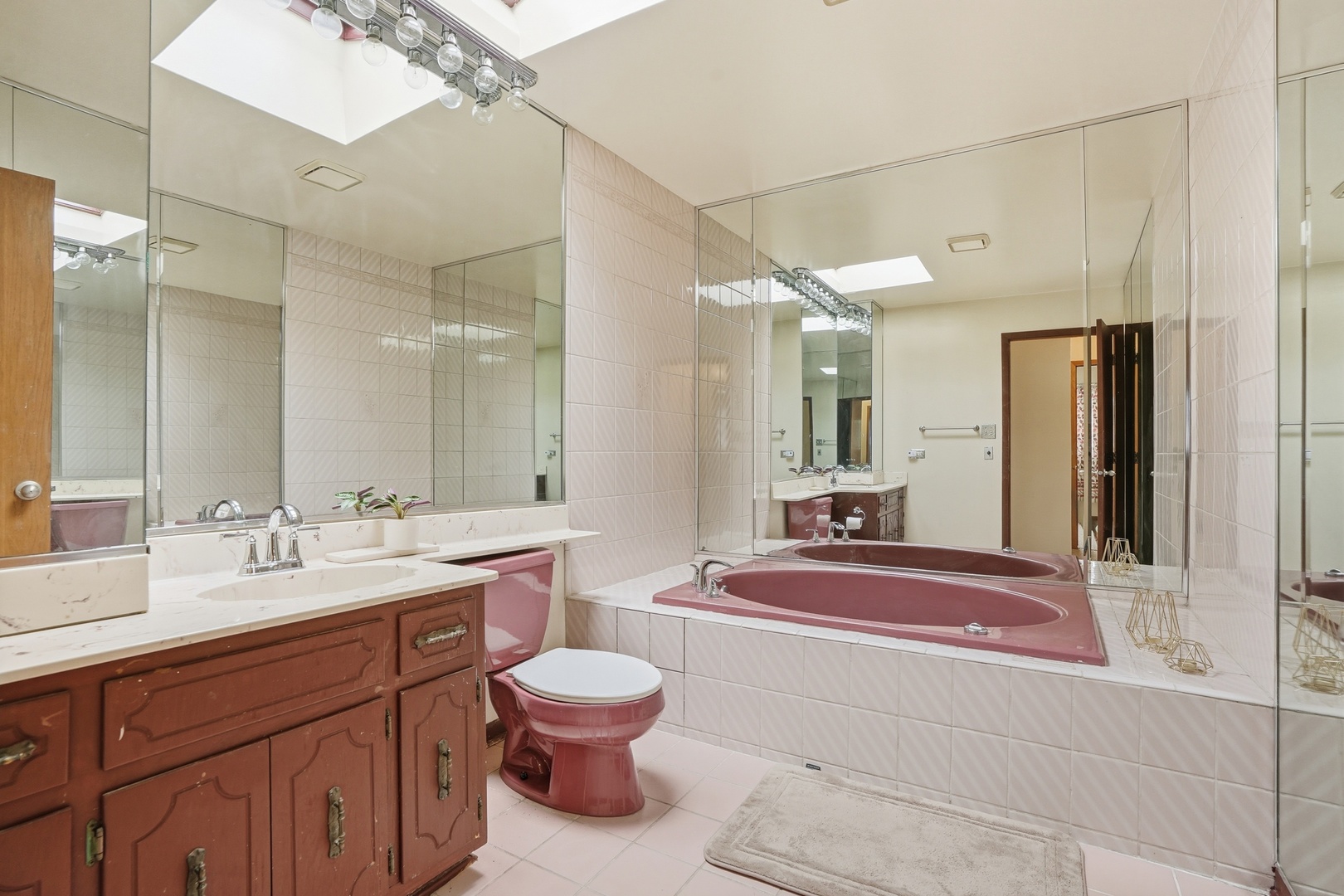 15641 Cottage Grove Avenue, Dolton, IL 60419