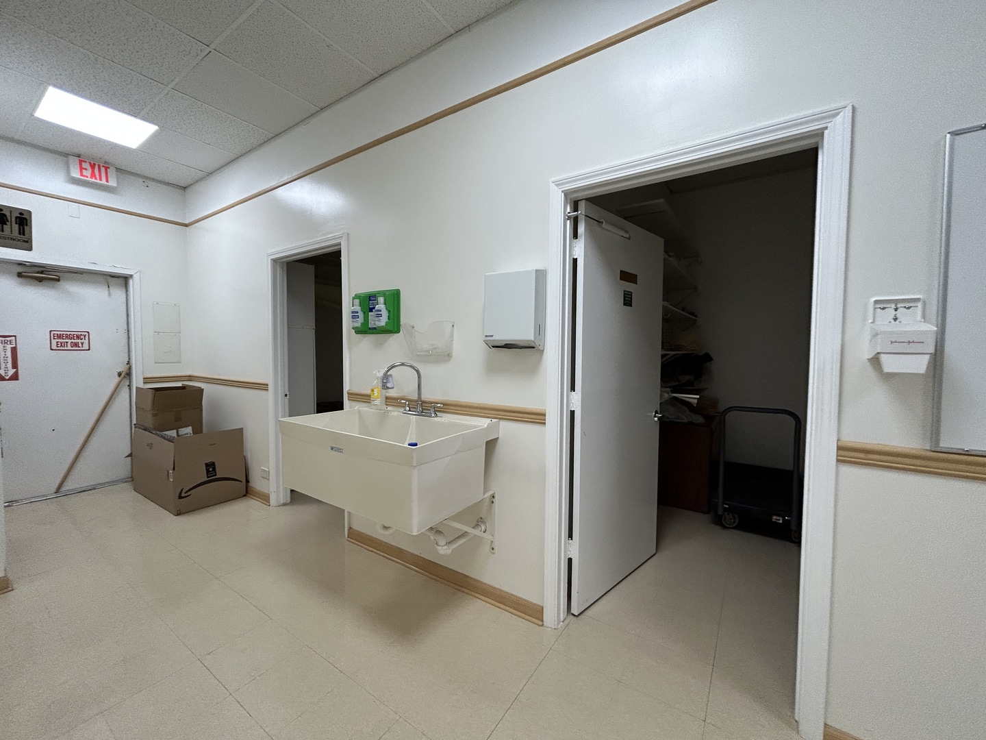 229 W GRAND Avenue #v, Bensenville, IL 60106