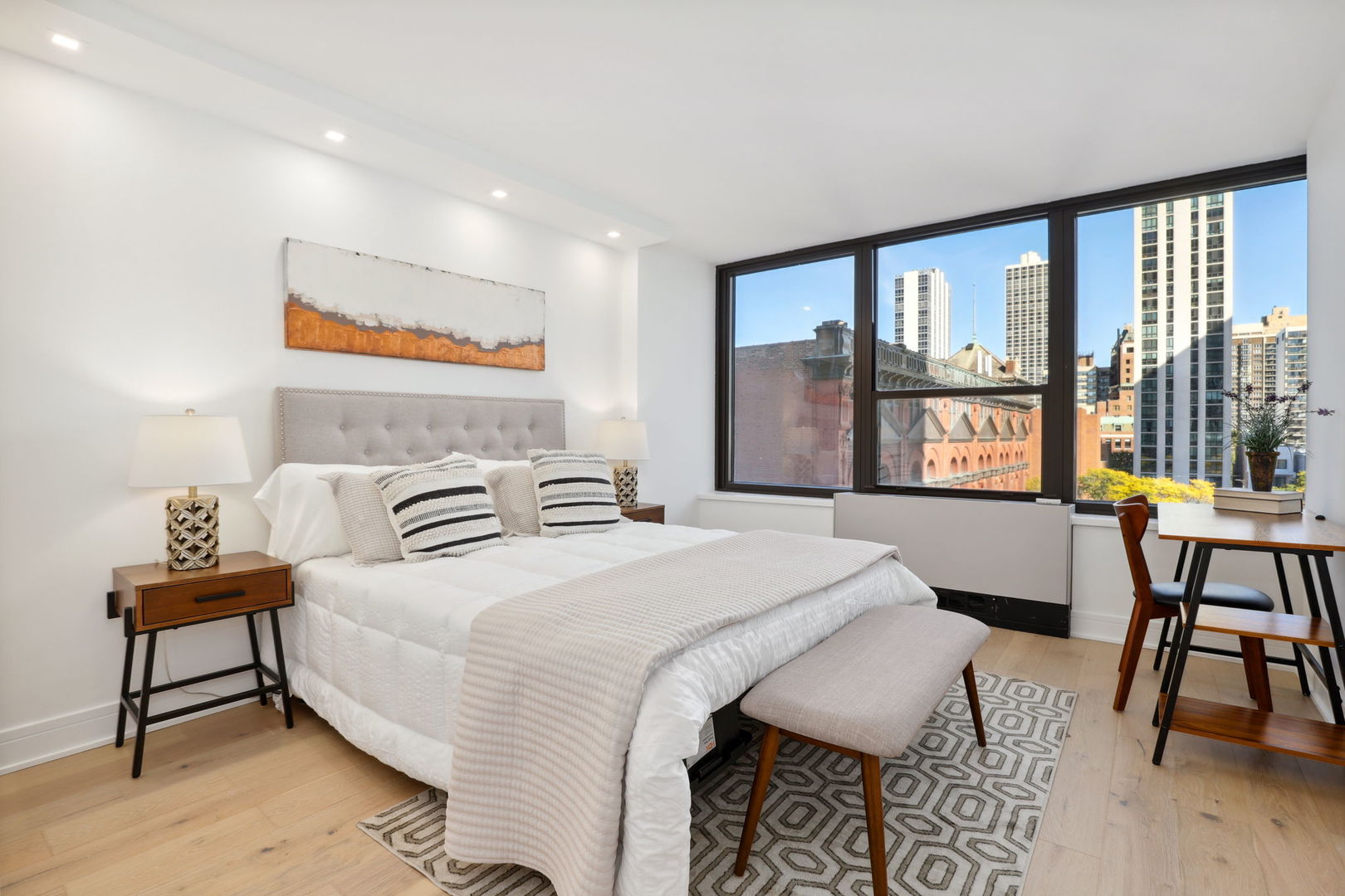 1560 N Sandburg Terrace #706J, Chicago, IL 60610