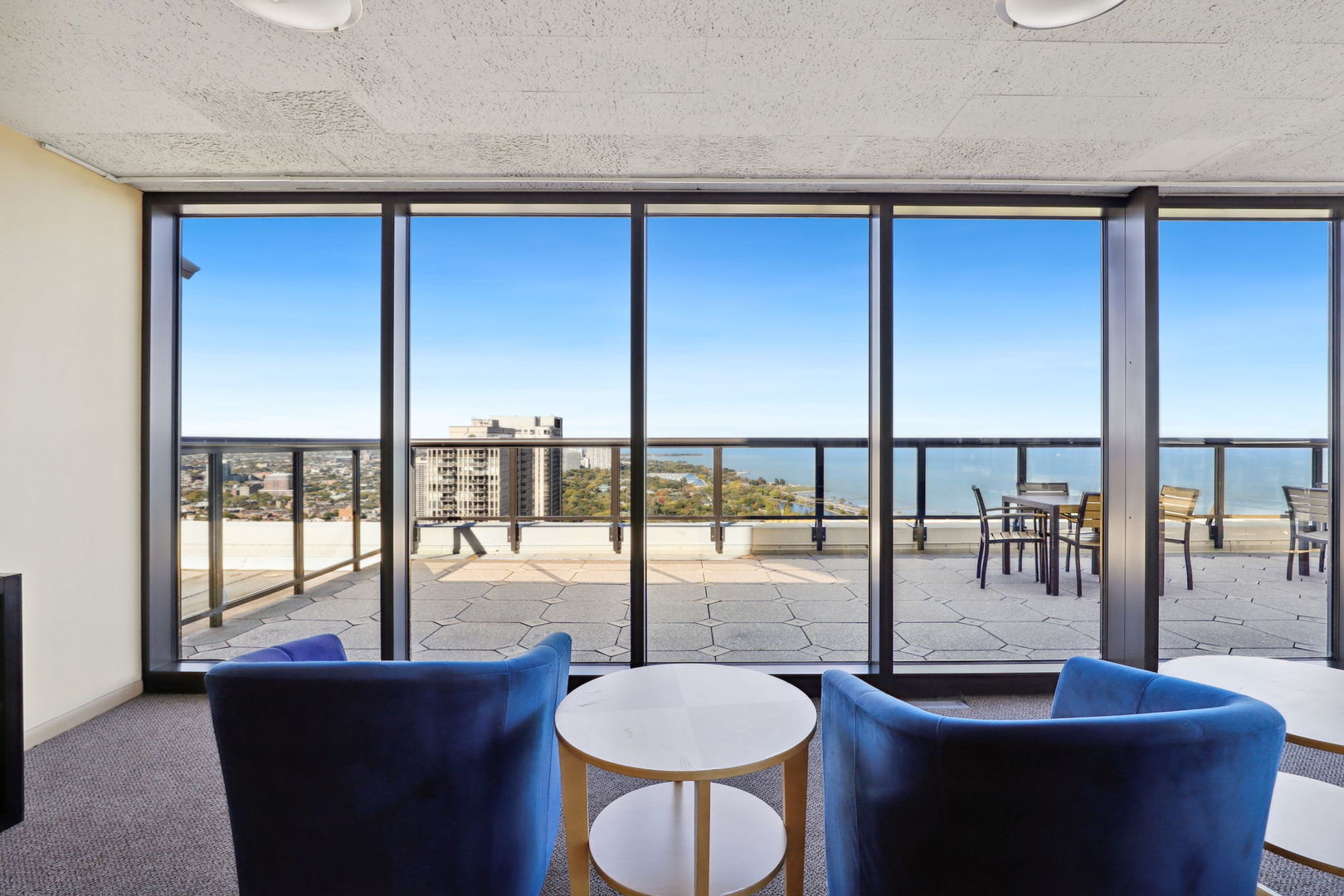 1560 N Sandburg Terrace #706J, Chicago, IL 60610