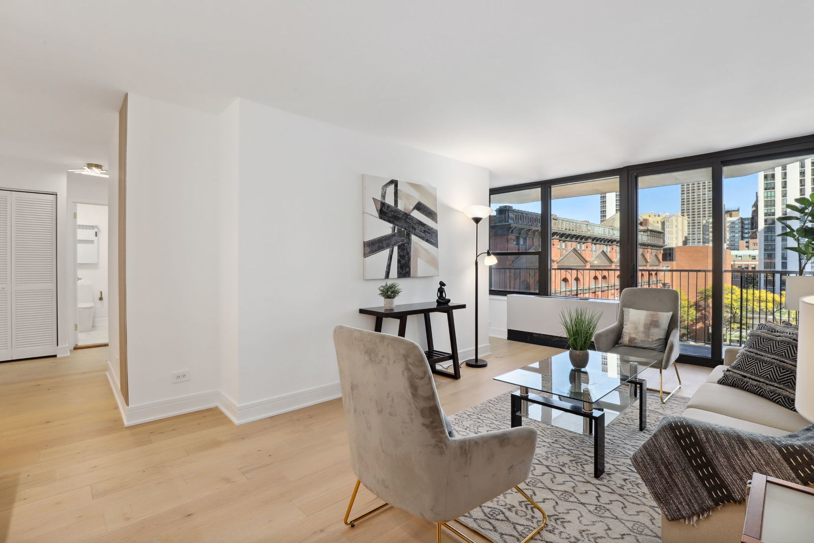 1560 N Sandburg Terrace #706J, Chicago, IL 60610