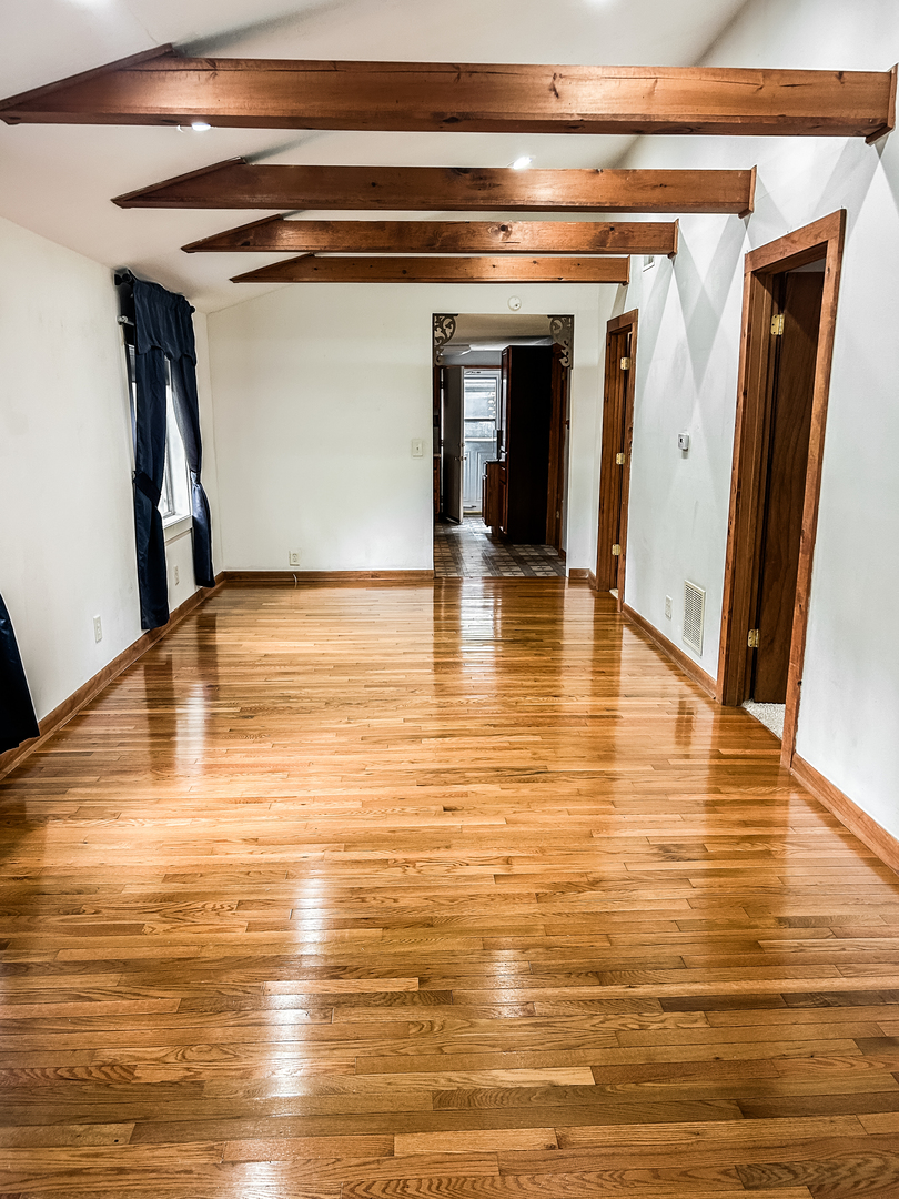 27692 N OAK Street, Island Lake, IL 60042