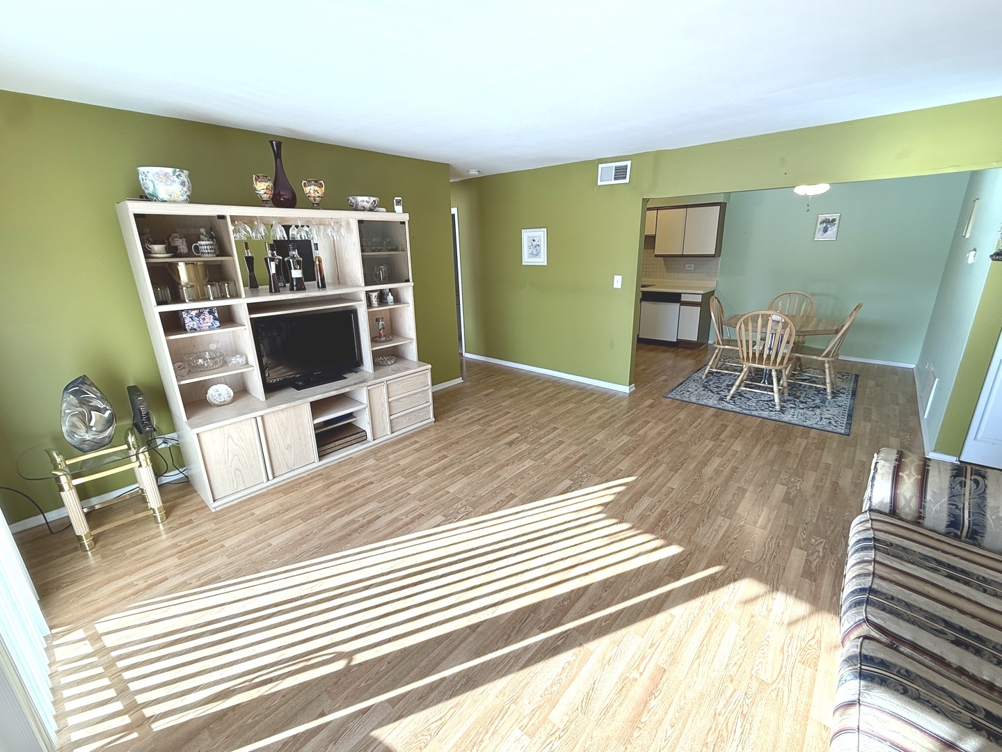 631 Derry Court #2C, Schaumburg, IL 60193