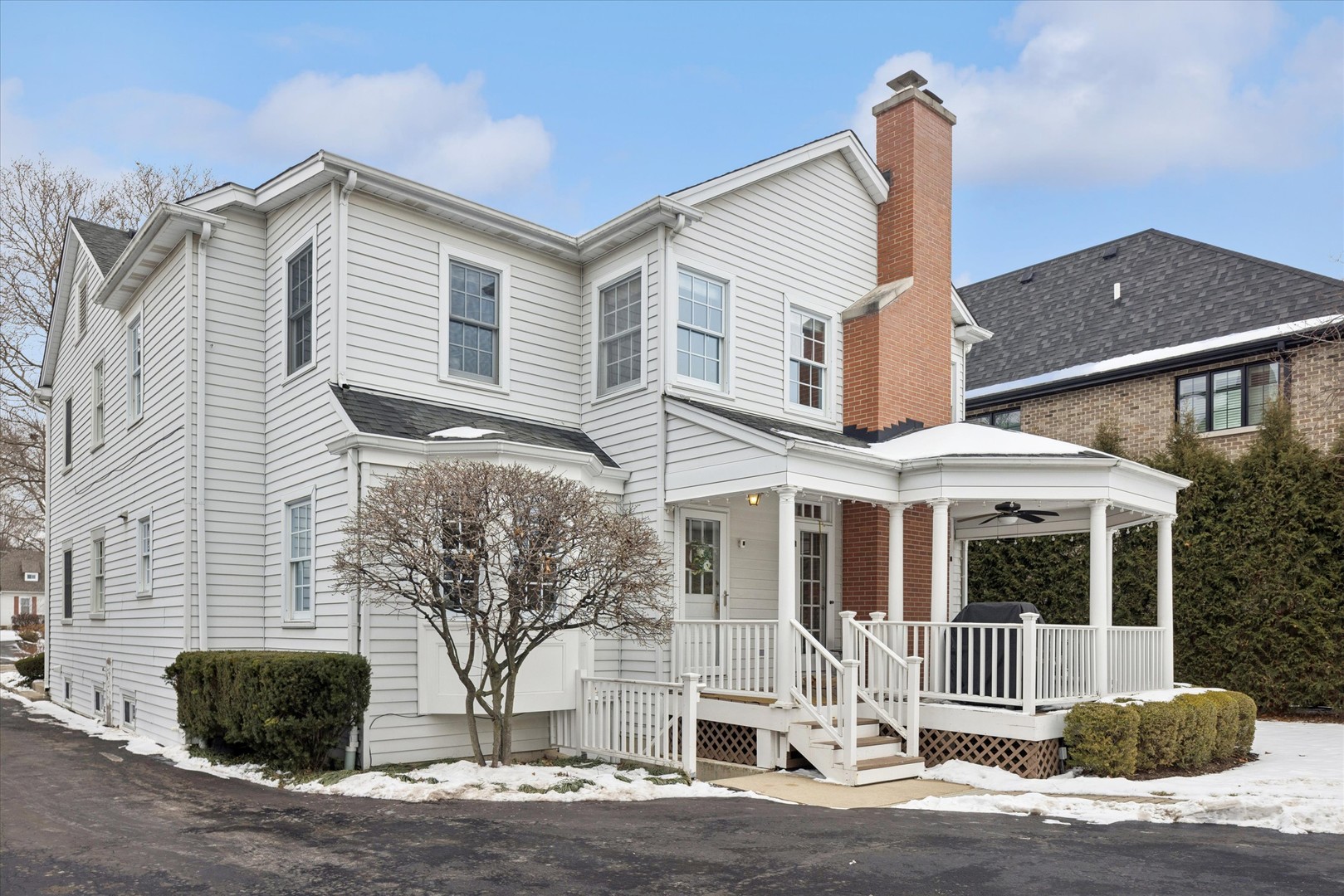 254 W Claremont Street, Elmhurst, IL 60126