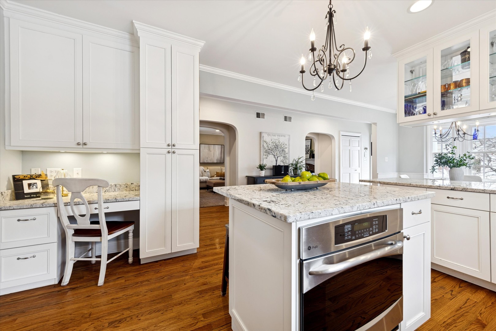 254 W Claremont Street, Elmhurst, IL 60126